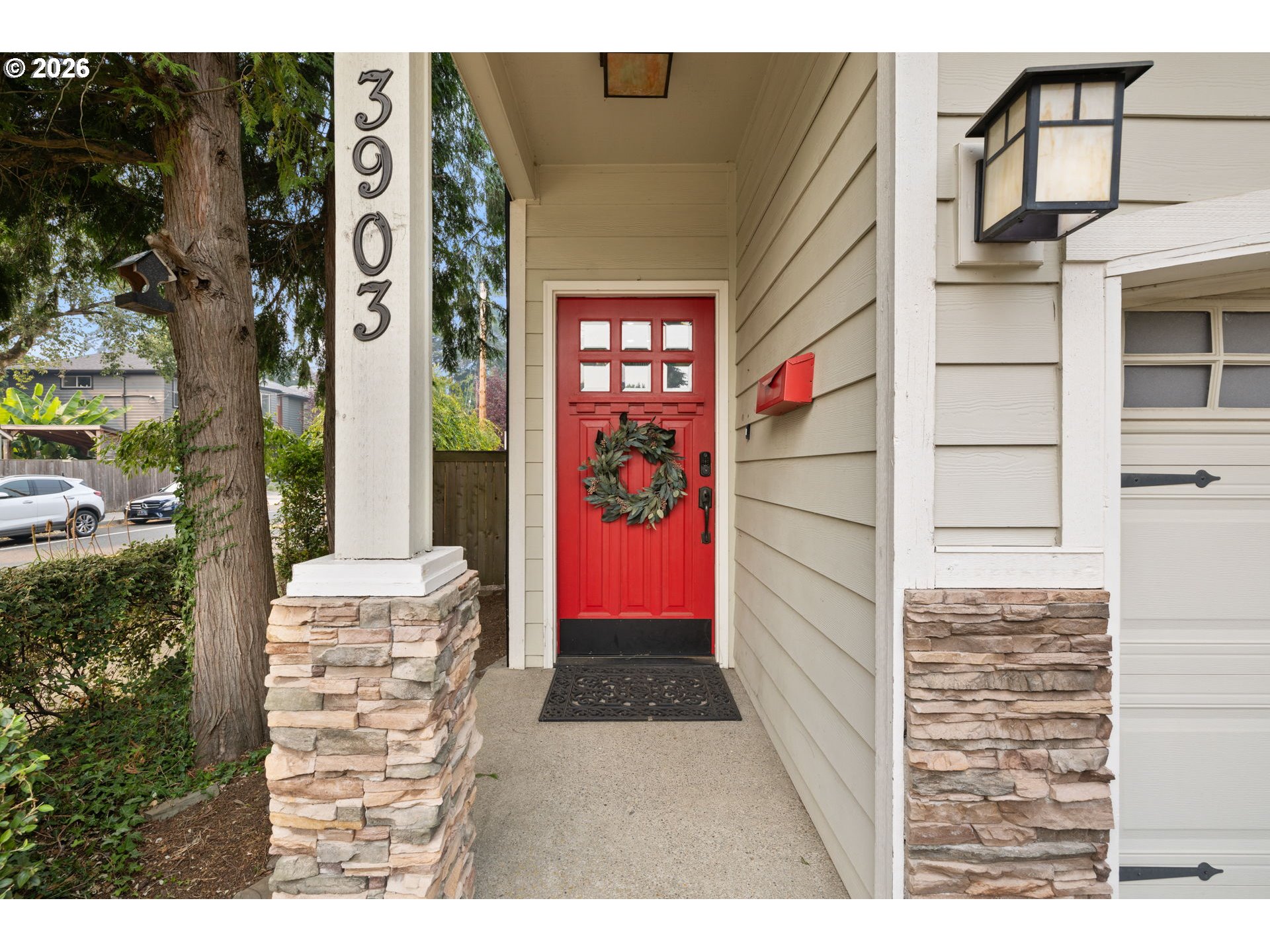 3903 SE Crystal Springs Blvd — photo