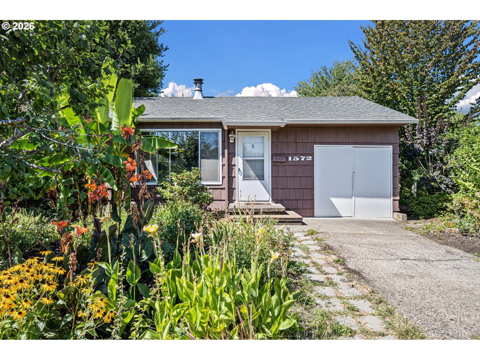 1572 Wilson Ct — photo