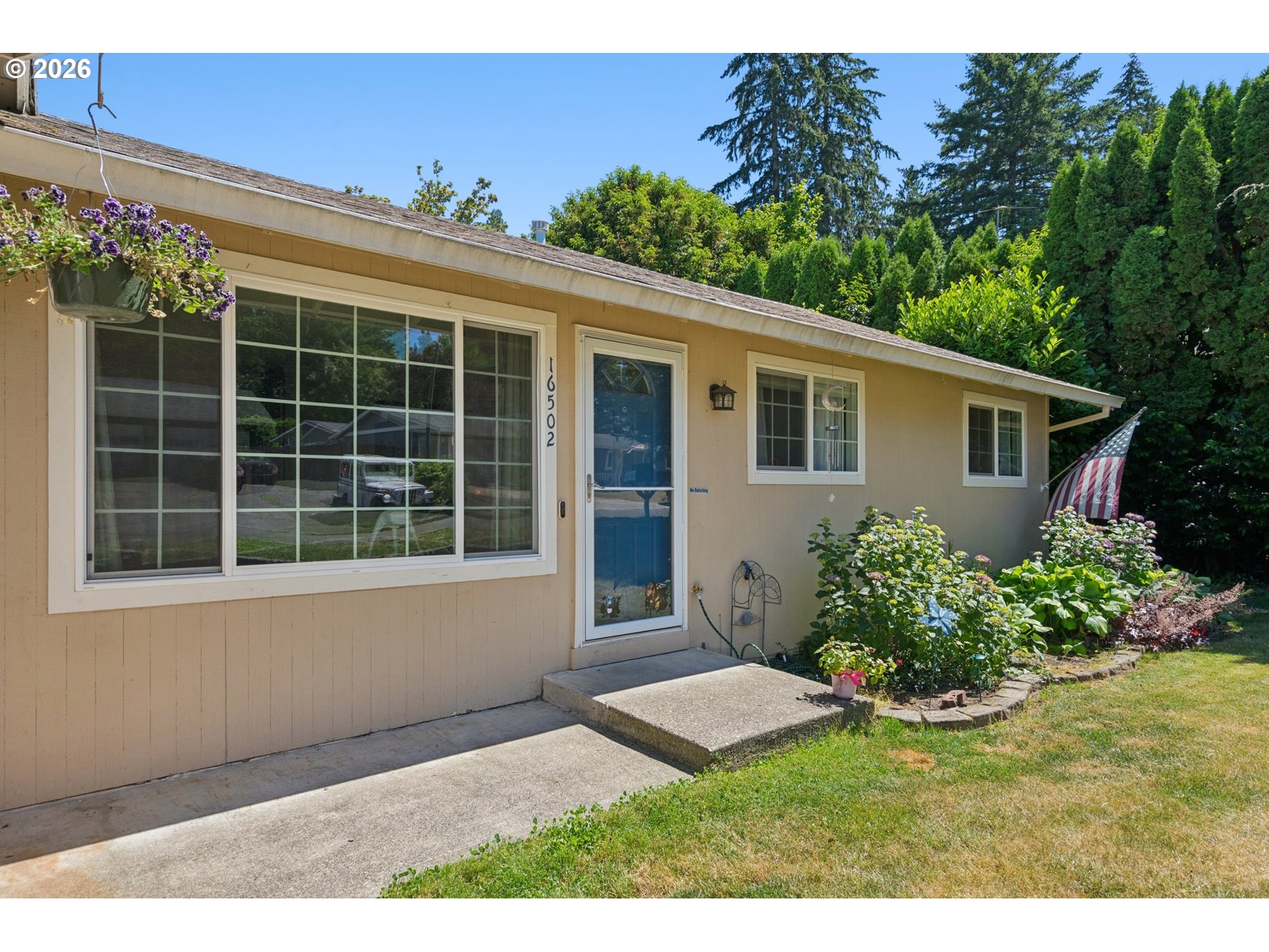 16502 SW Gleneagle Dr — photo