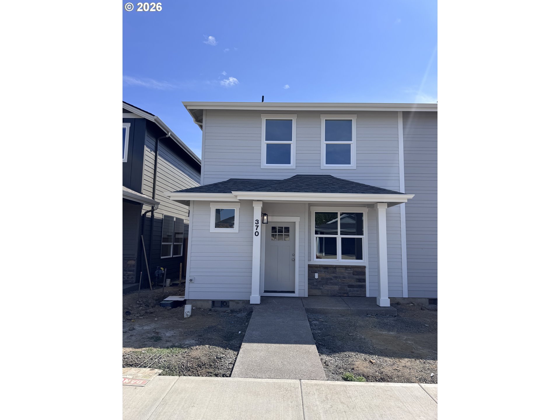 370 SE Shetterly Dr — photo