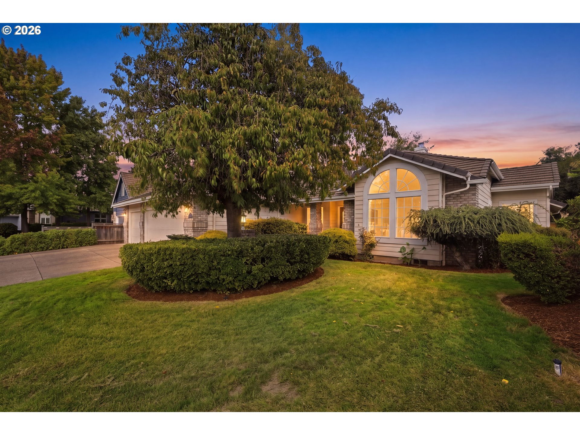 3115 Metolius Dr — photo