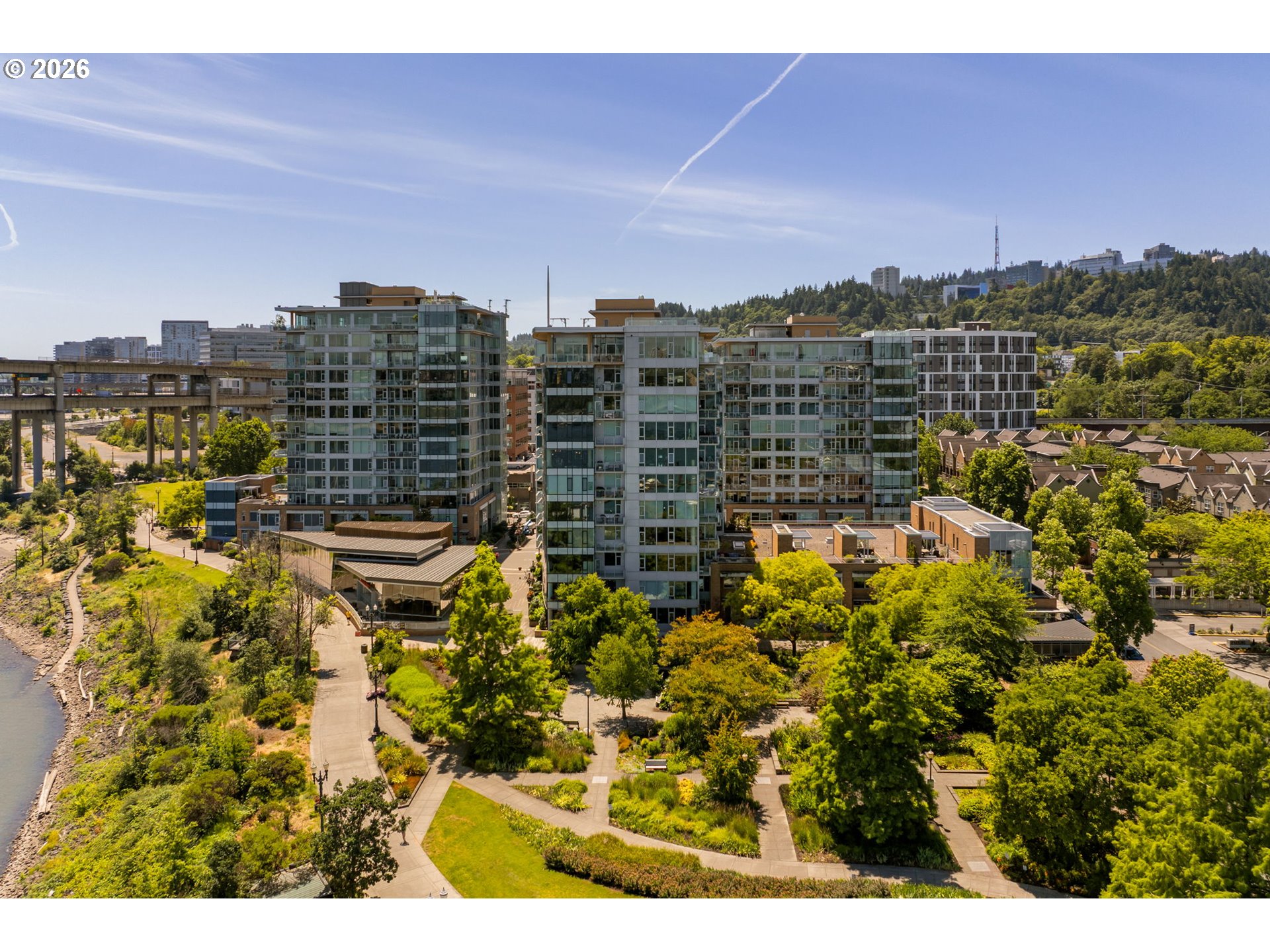 1920 S River Dr Unit E1204 — photo