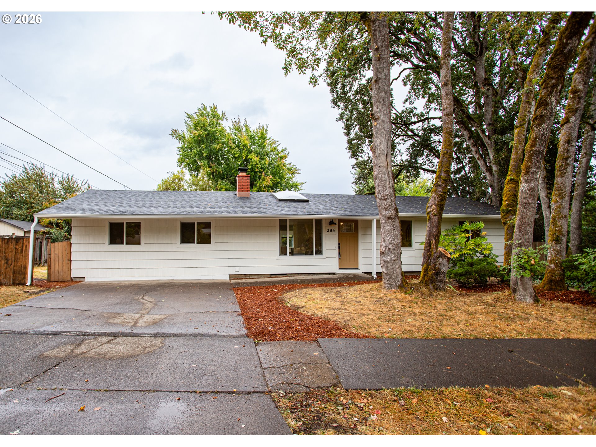 395 E 46th Ave, Eugene, OR 97405 — photo 2