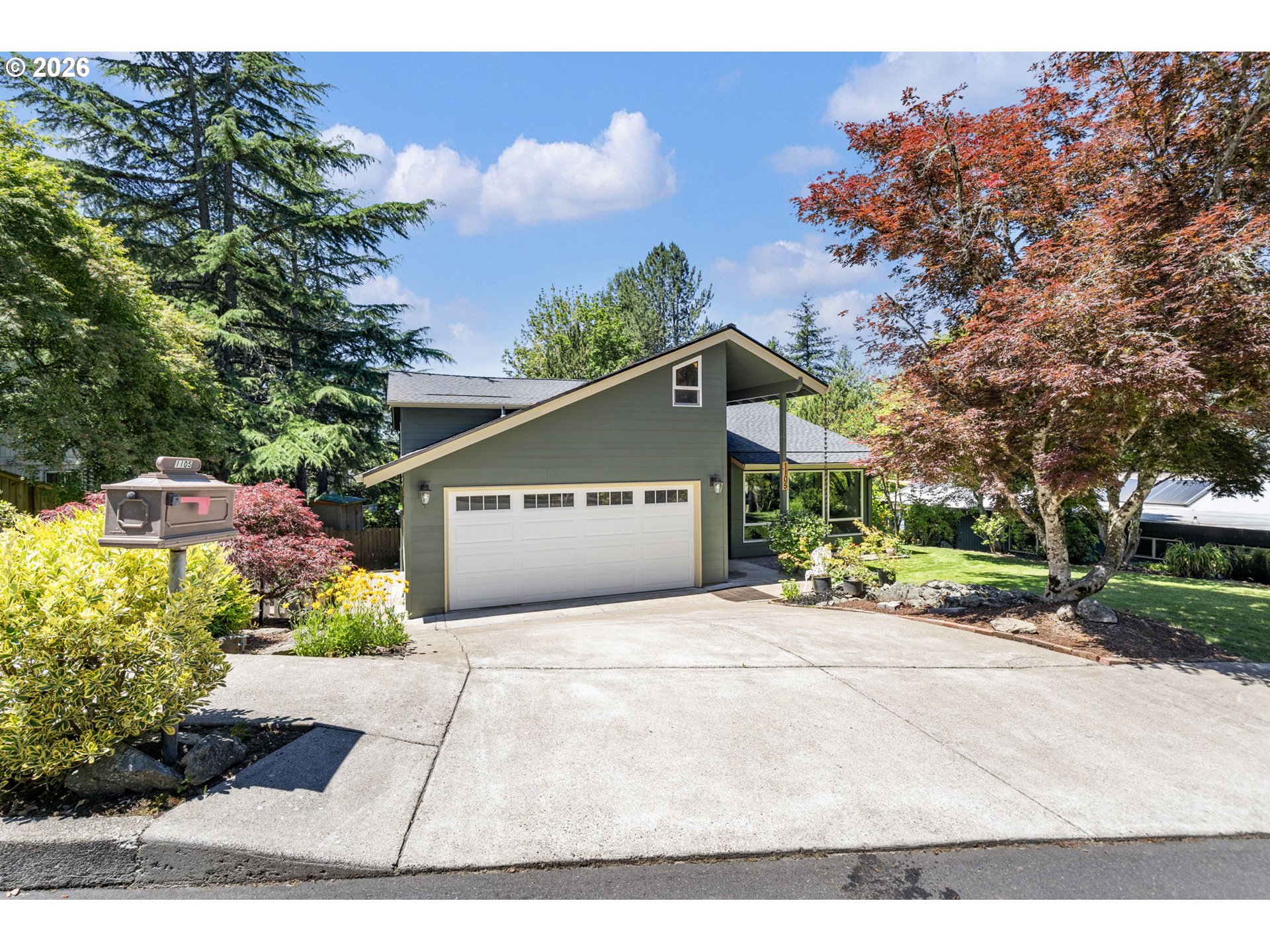 1105 SW 10th Dr, Gresham, OR 97080 — photo 2