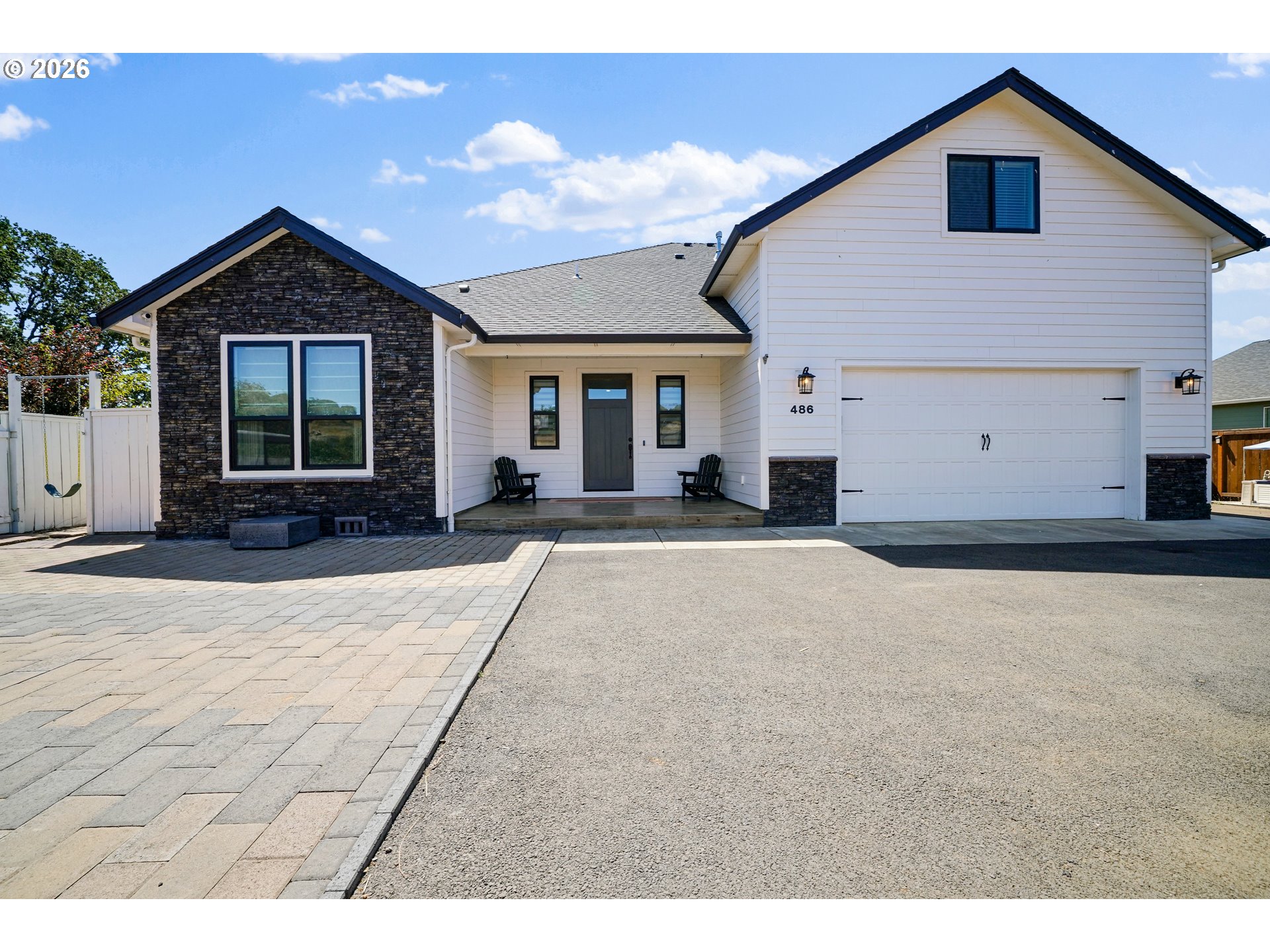 486 NW Coast Mountain Dr — photo