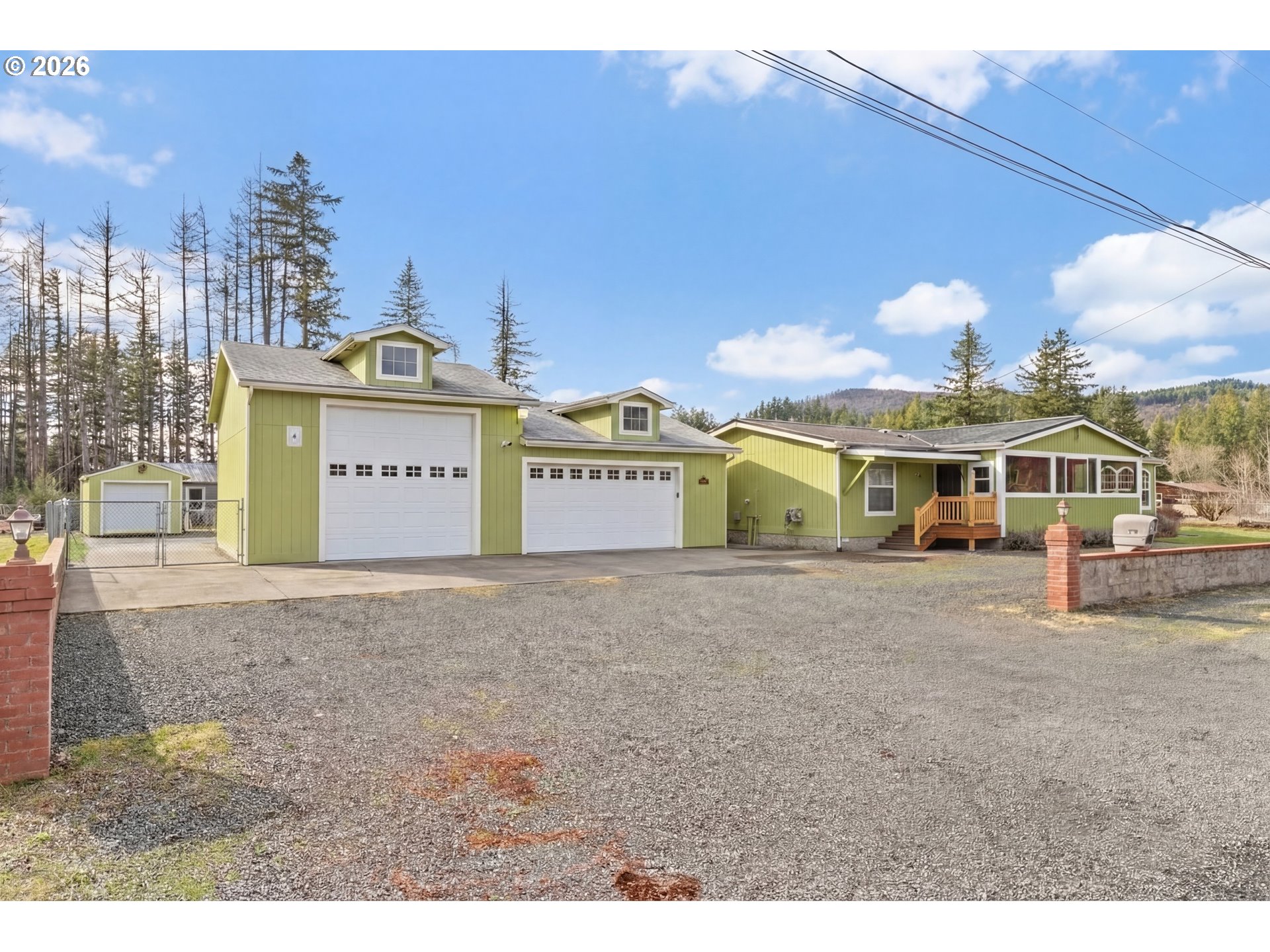 128 Louisa St — photo