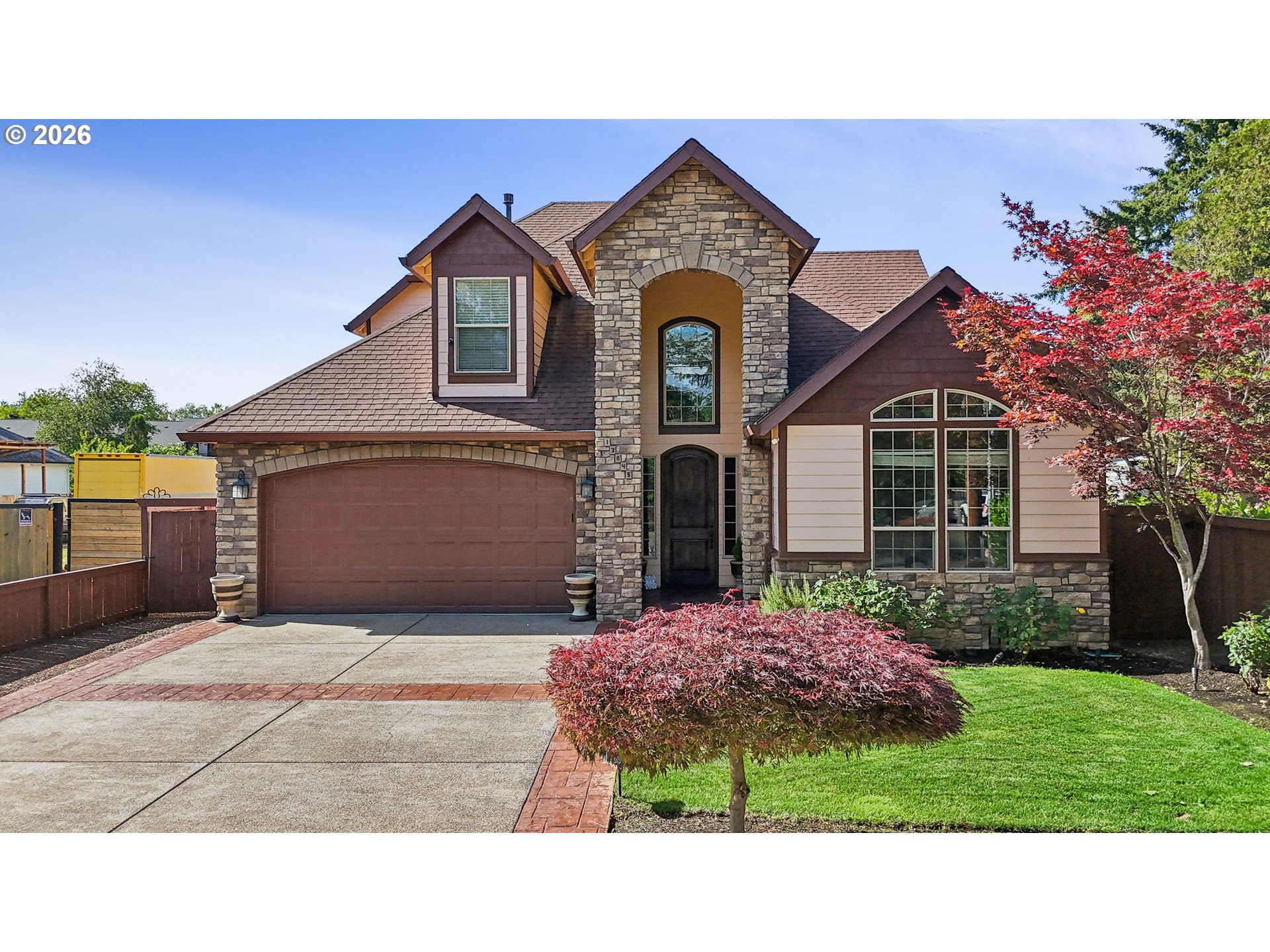 13845 SW Far Vista Dr — photo