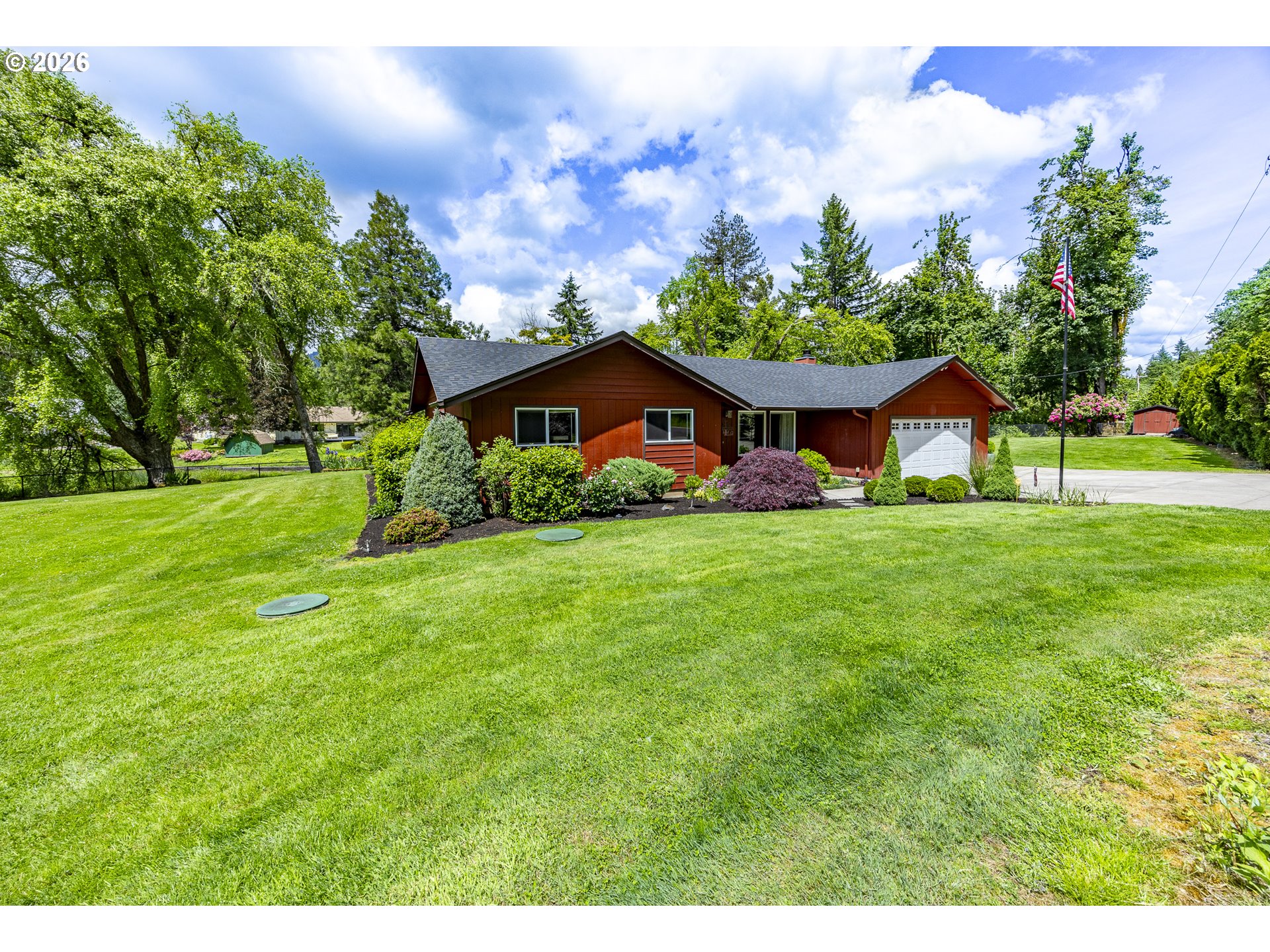 40211 Deerhorn Rd, Springfield, OR 97478 — photo 2