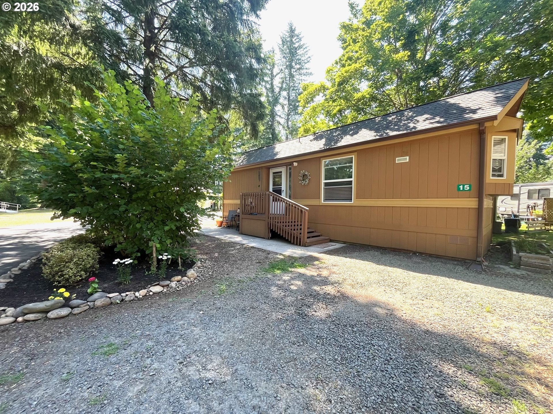 44221 McKenzie Hwy — photo