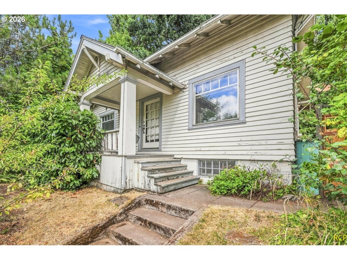 2113 N Sumner St — photo