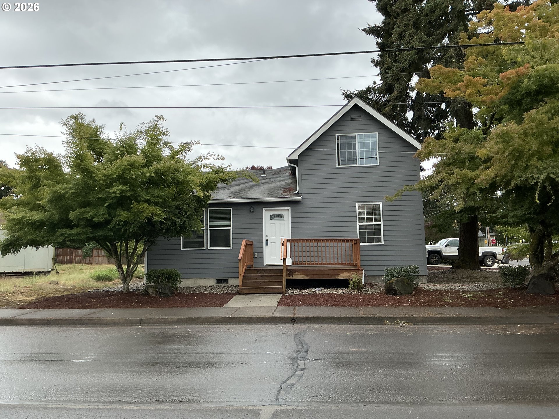 908 Water Ave — photo