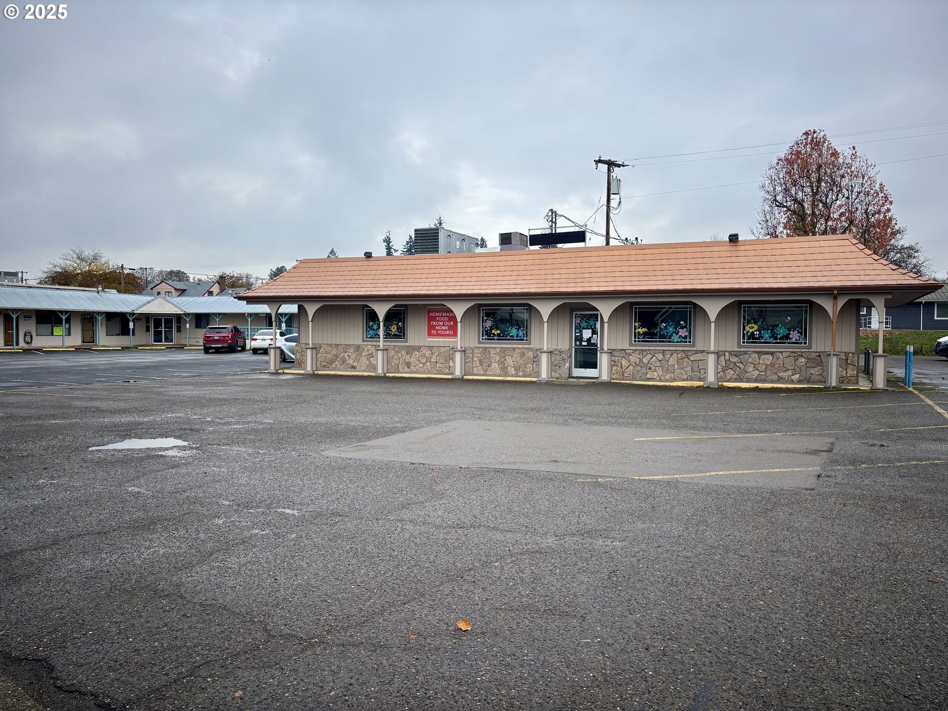 309 SW Main St — photo