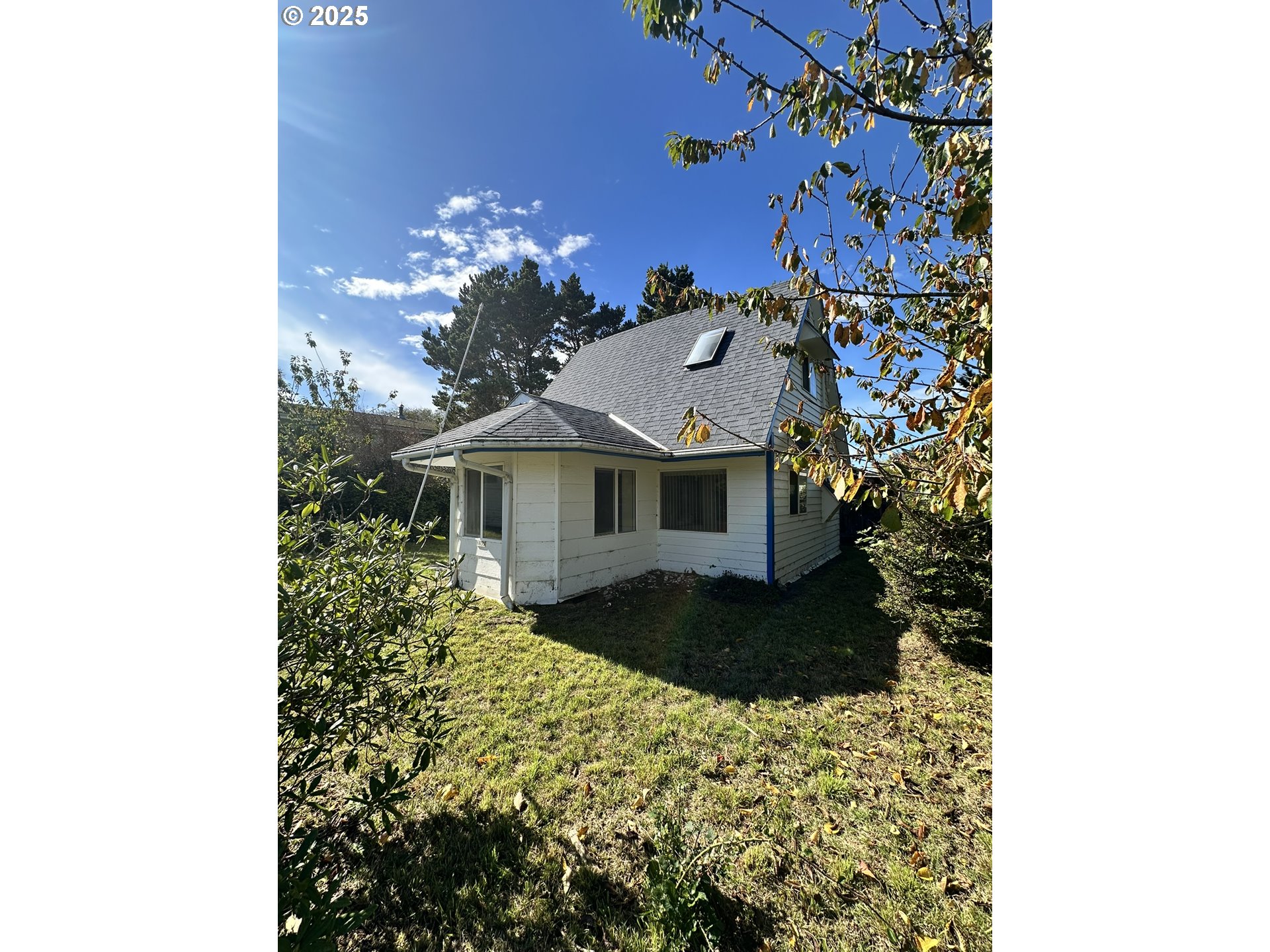 6835 SW Galley Ave — photo