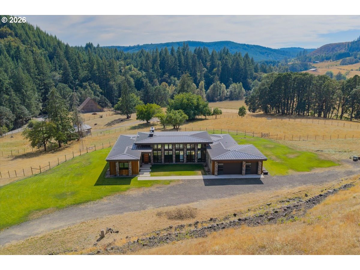 13700 SW East Creek Rd — photo