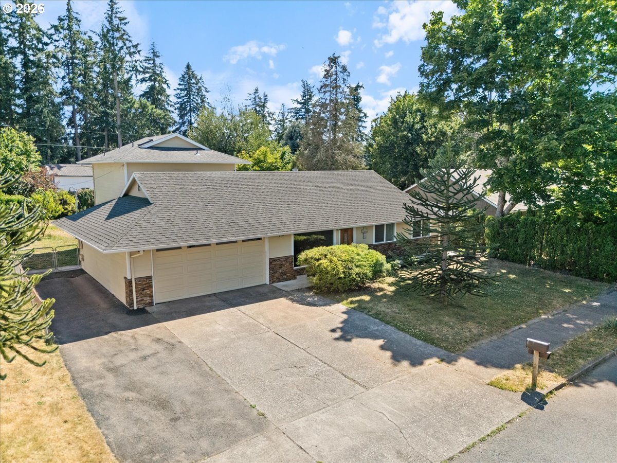 16600 SE Salmon St — photo
