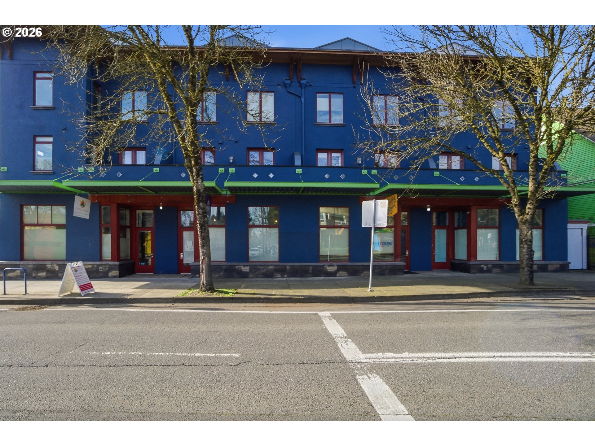 325 NE Graham St 6 — photo