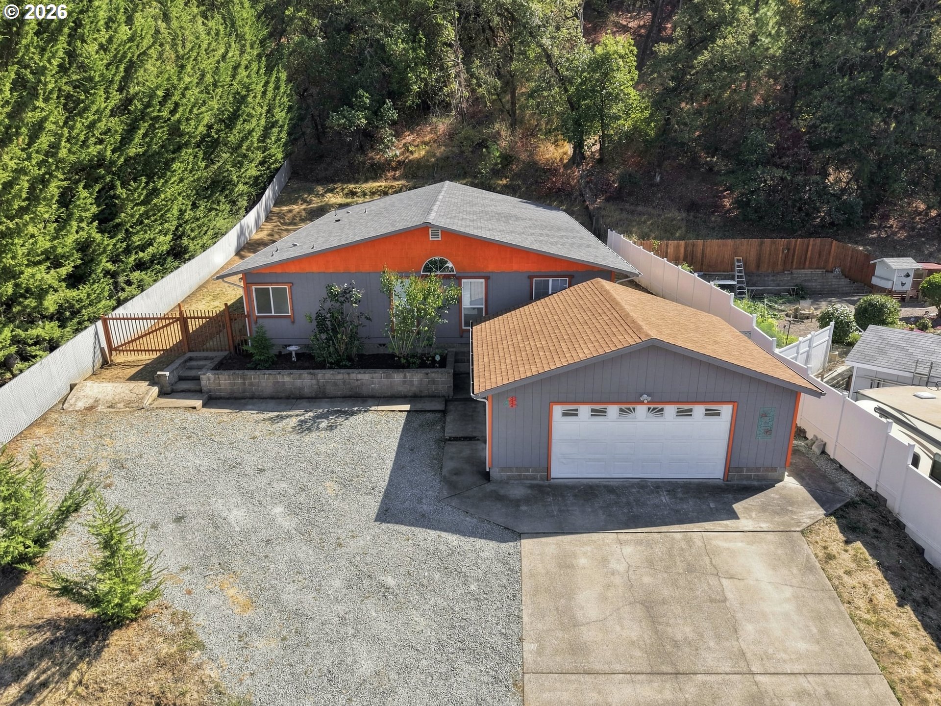 224 Aker Dr — photo