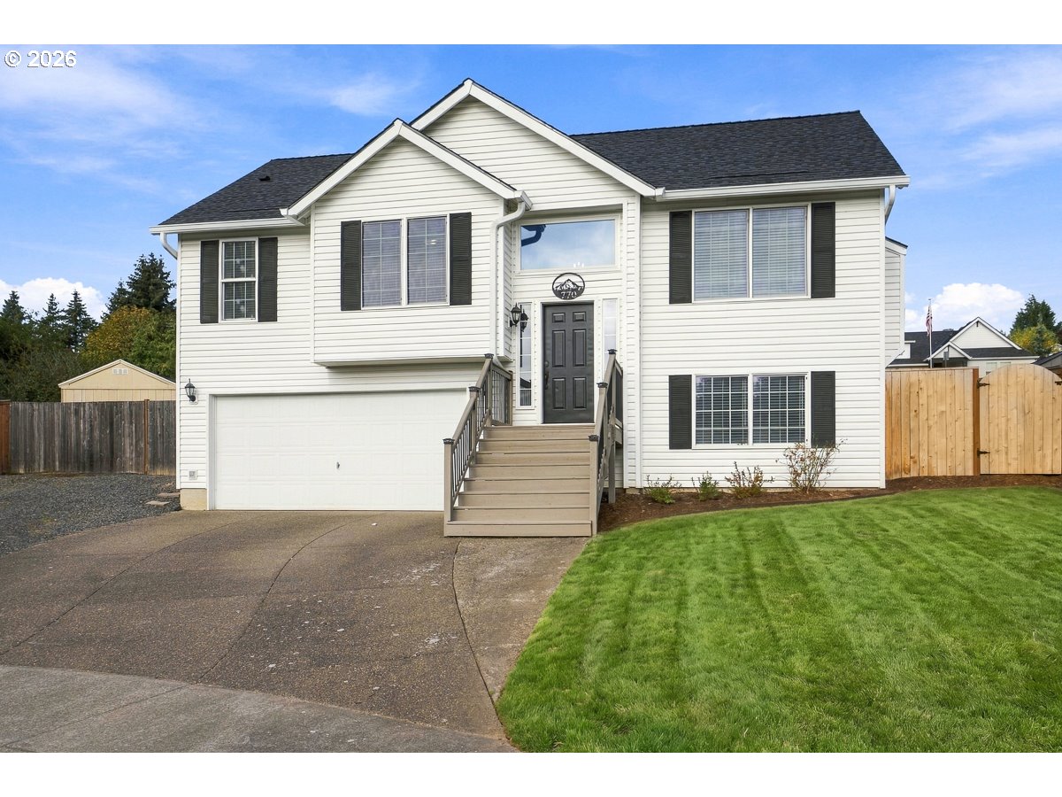 770 SW Scotsman Ct — photo