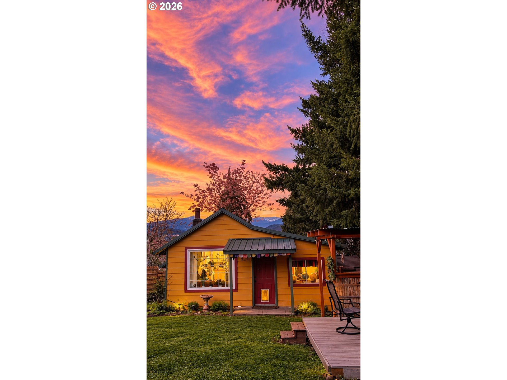 824 Cascade Ave — photo