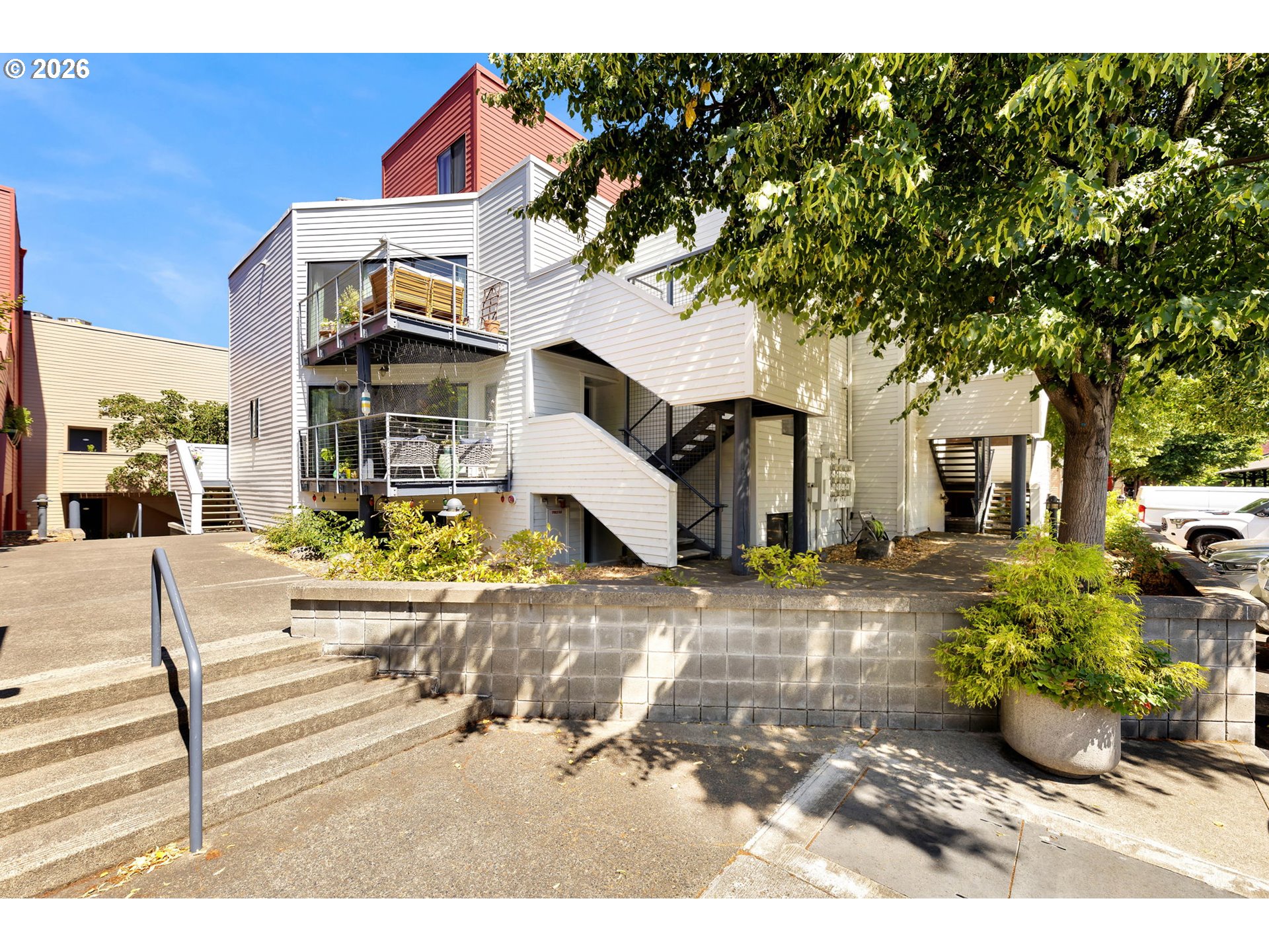 920 NW Naito Pkwy J18 — photo