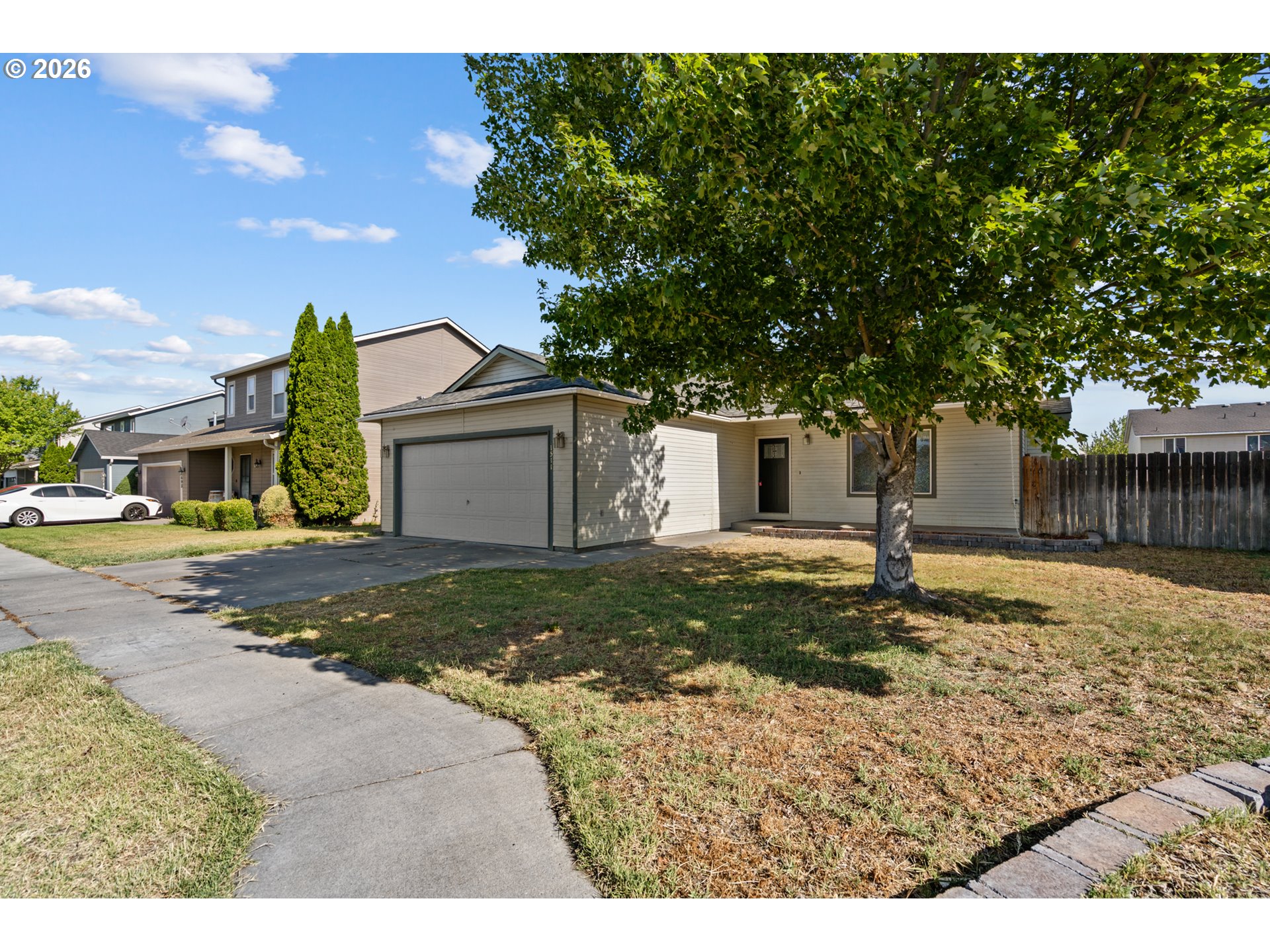 1511 NE Gladys Dr — photo