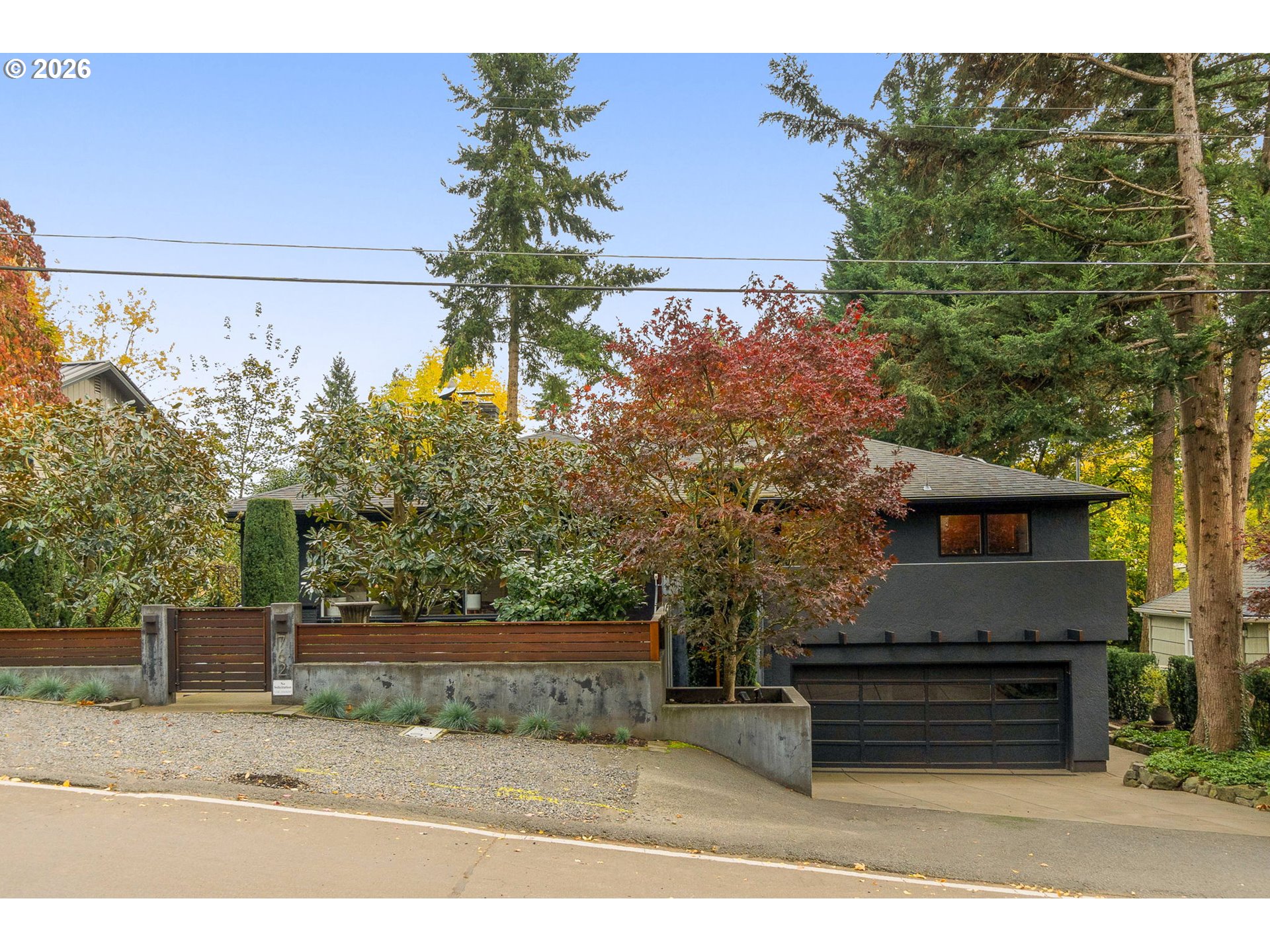 762 Lake Forest Dr — photo