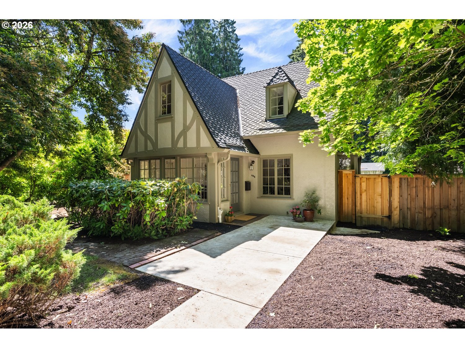 604 SE Andover Pl — photo