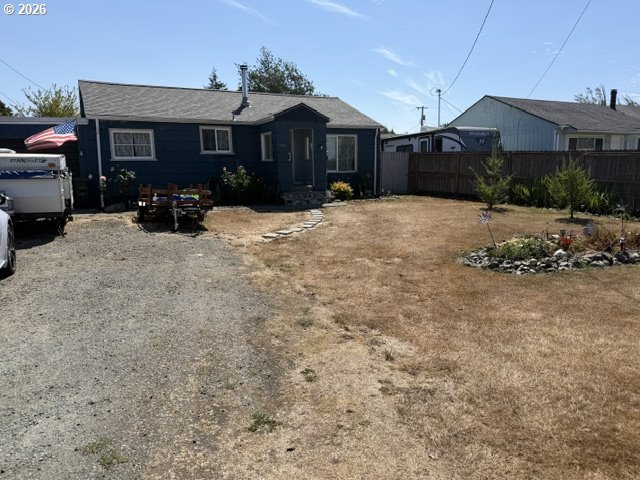 1704 Maple St — photo