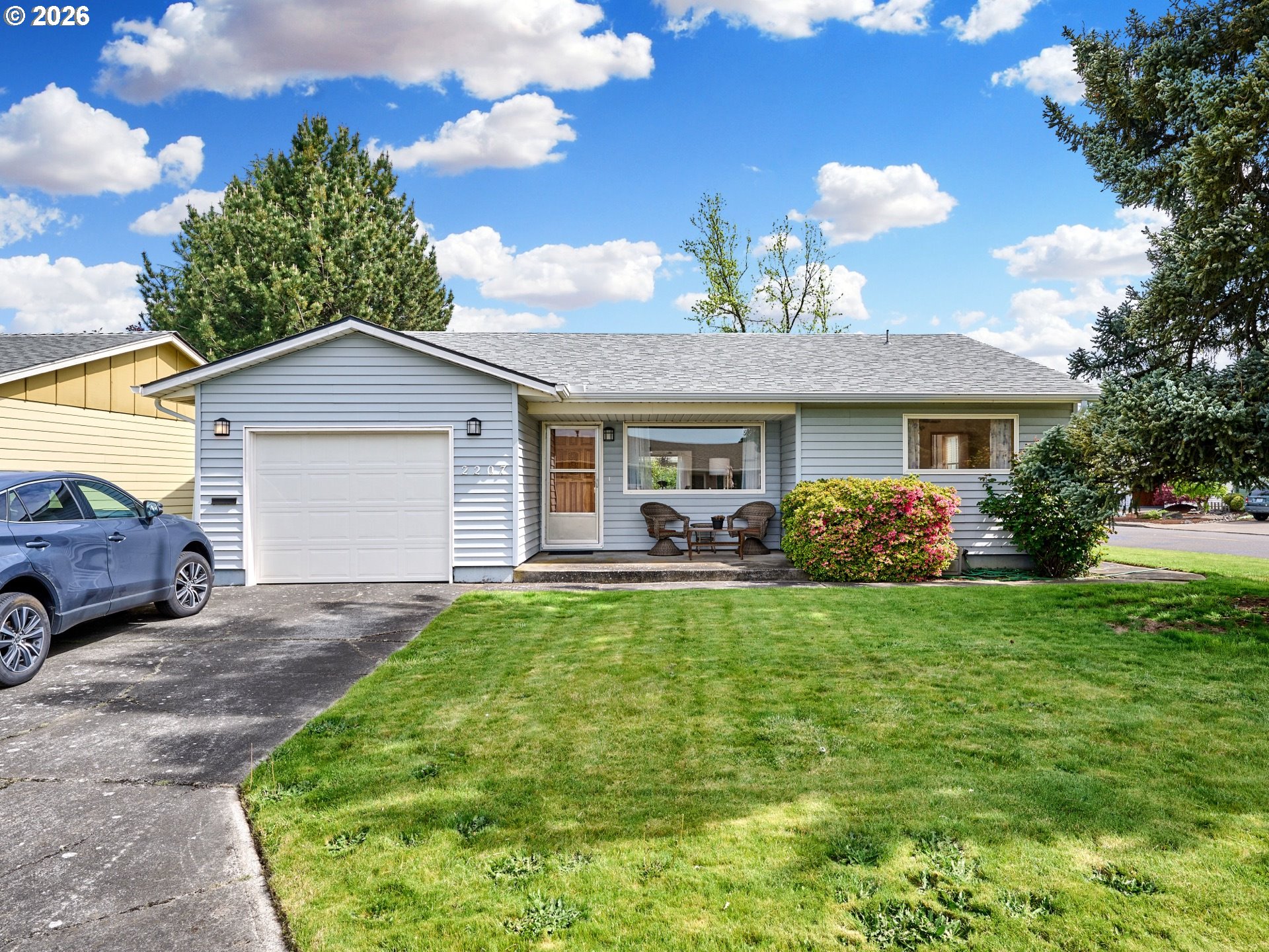 2207 Oregon Ct — photo