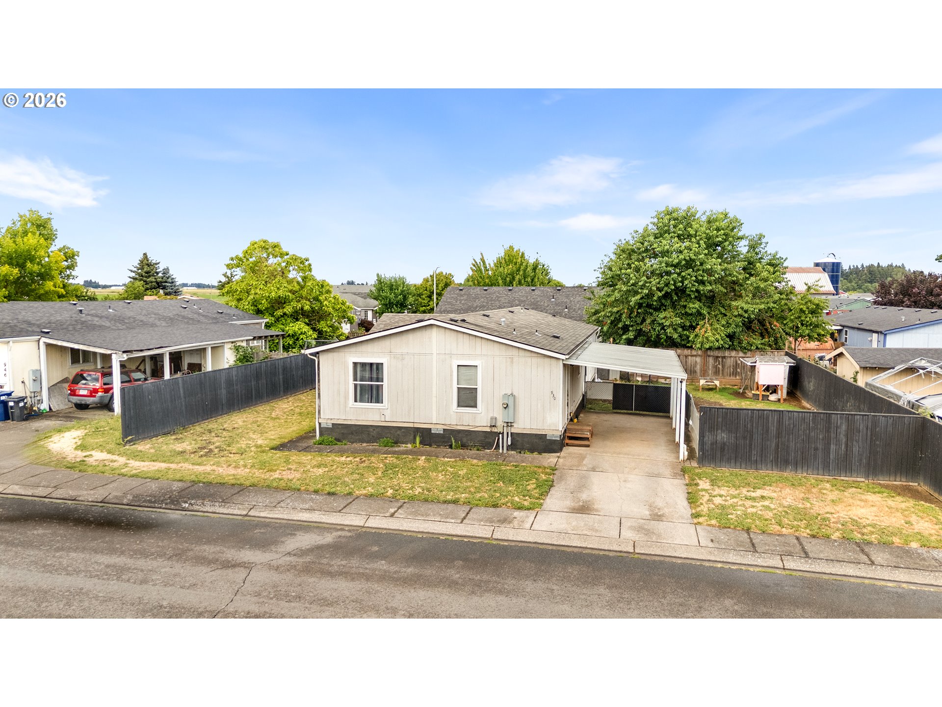 930 Mahan Loop — photo