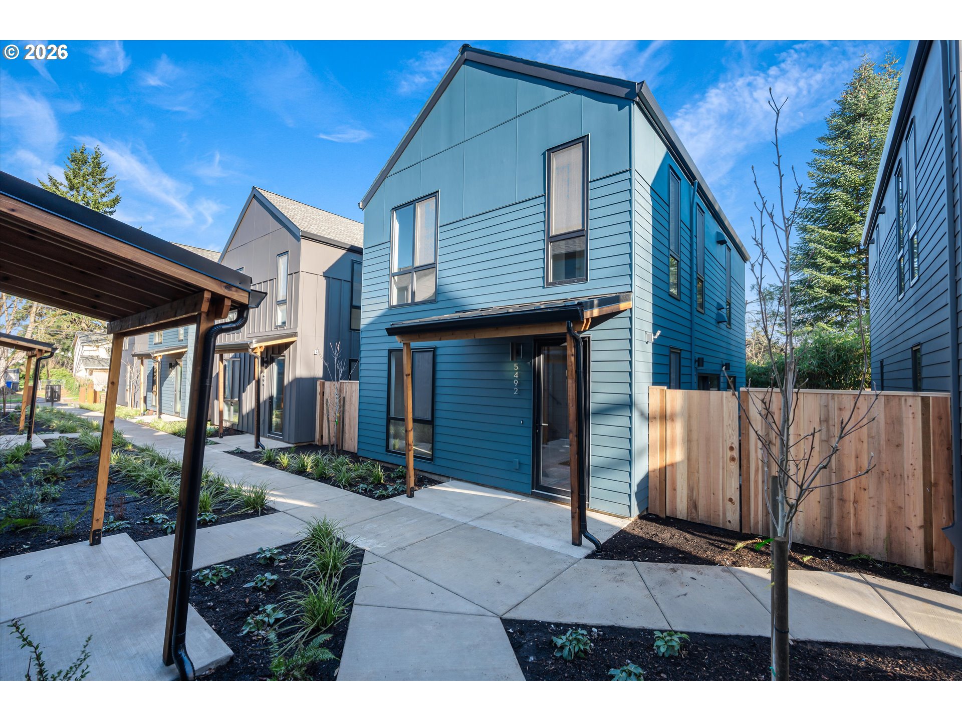 5492 SE Boise St — photo