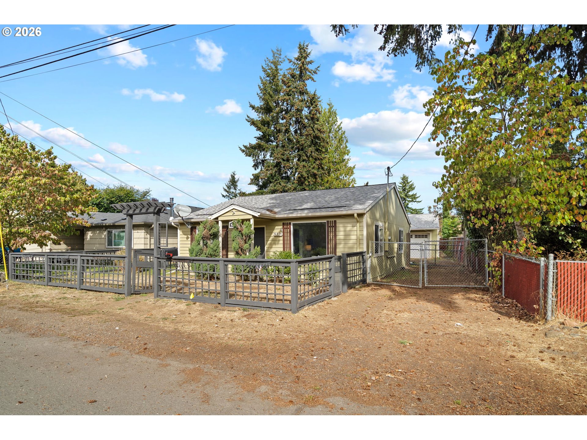5321 SE Henderson St — photo