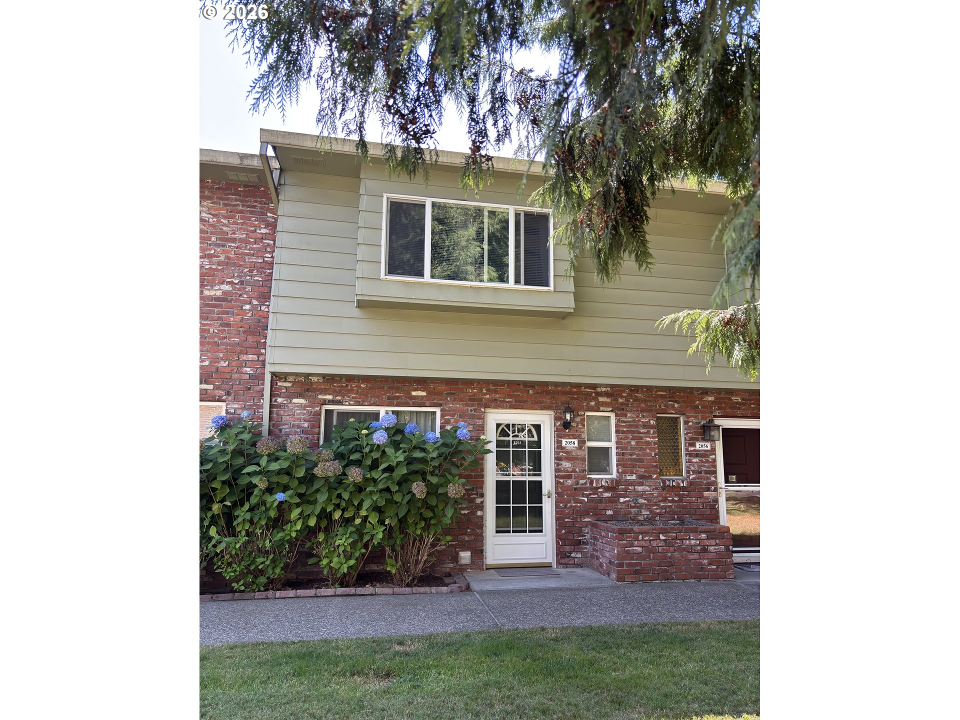 2058 NE Hogan Dr — photo