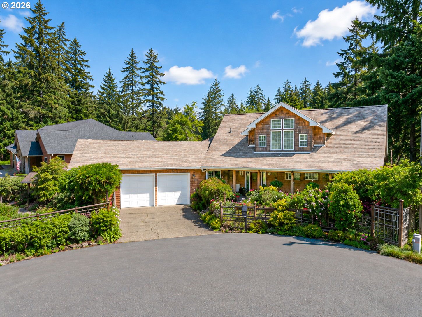 952 SW Long Lake Dr — photo