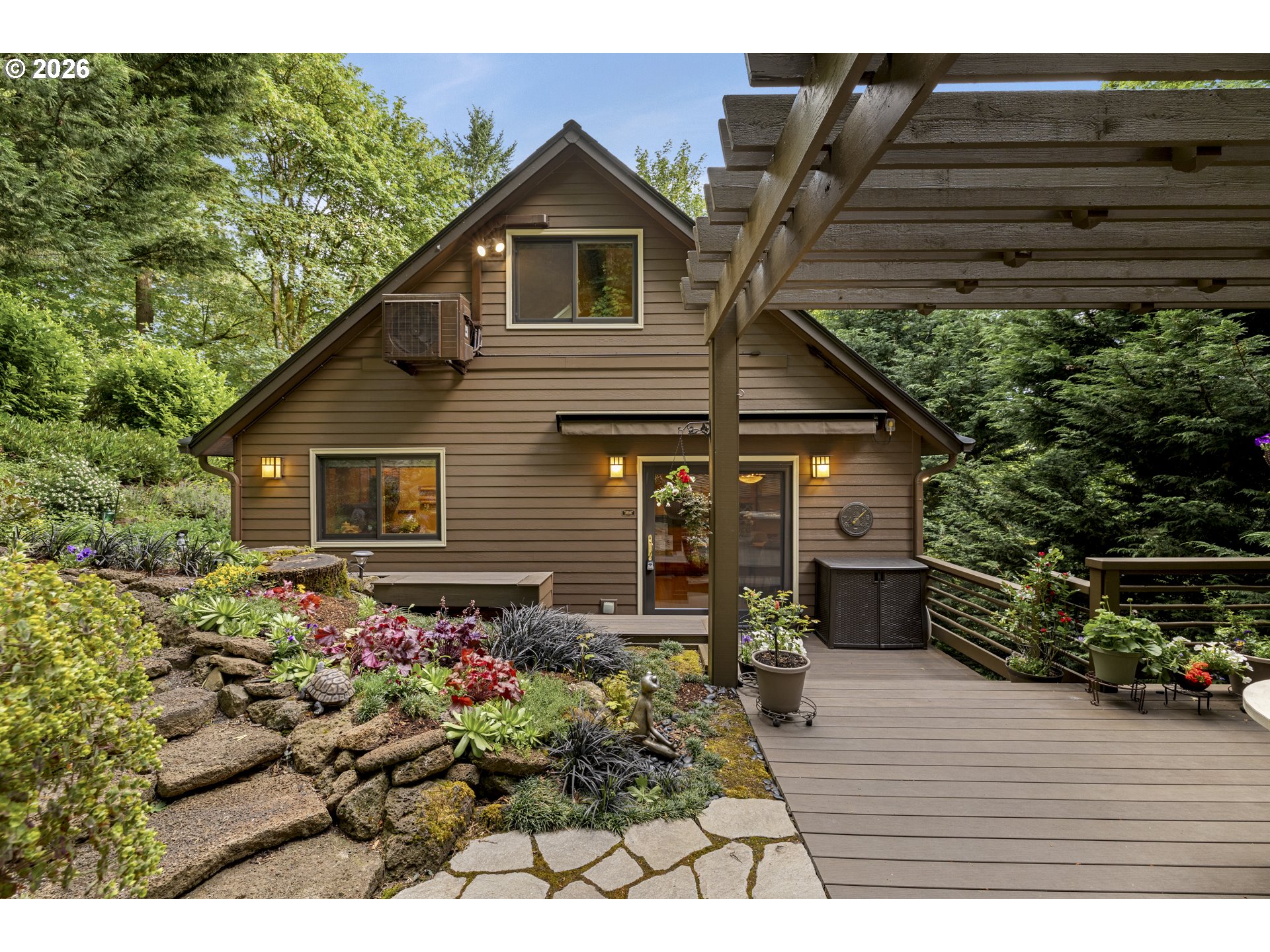 3919 SW Hillside Dr — photo