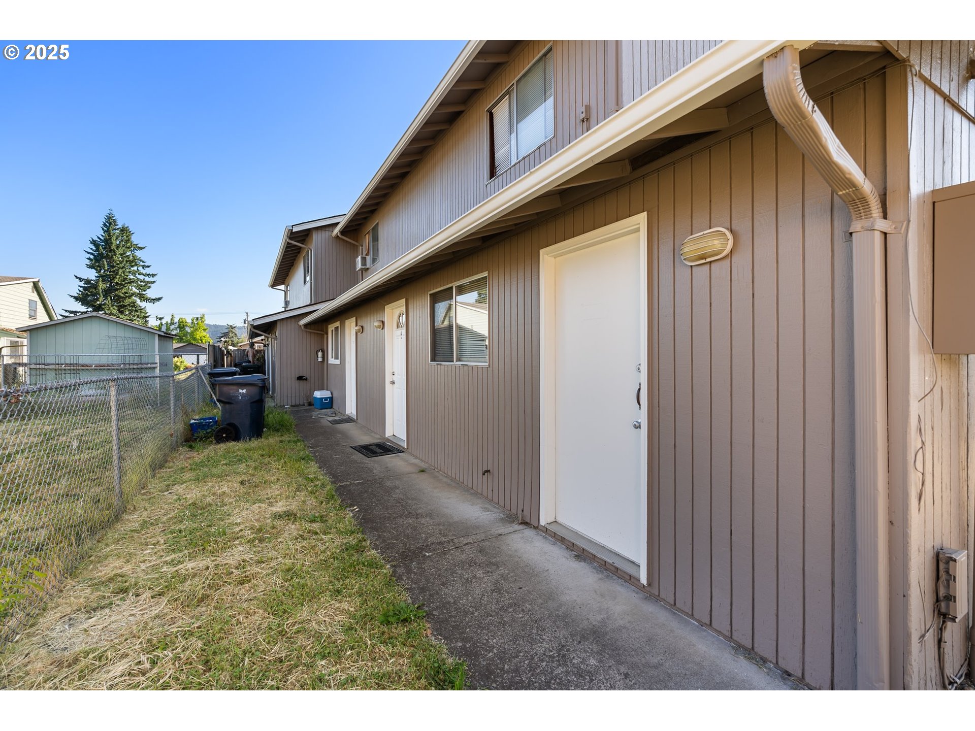 1180 R St, Springfield, OR 97477 — photo 2