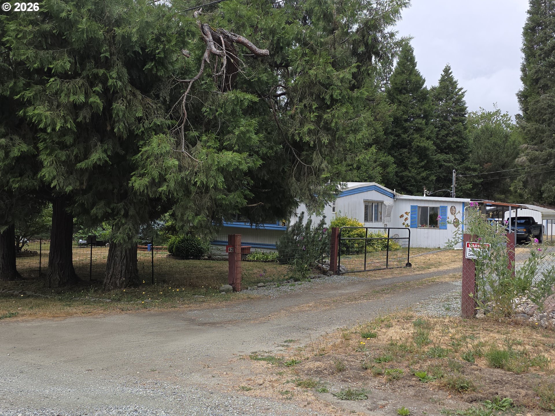 422 Lou Gray Dr — photo