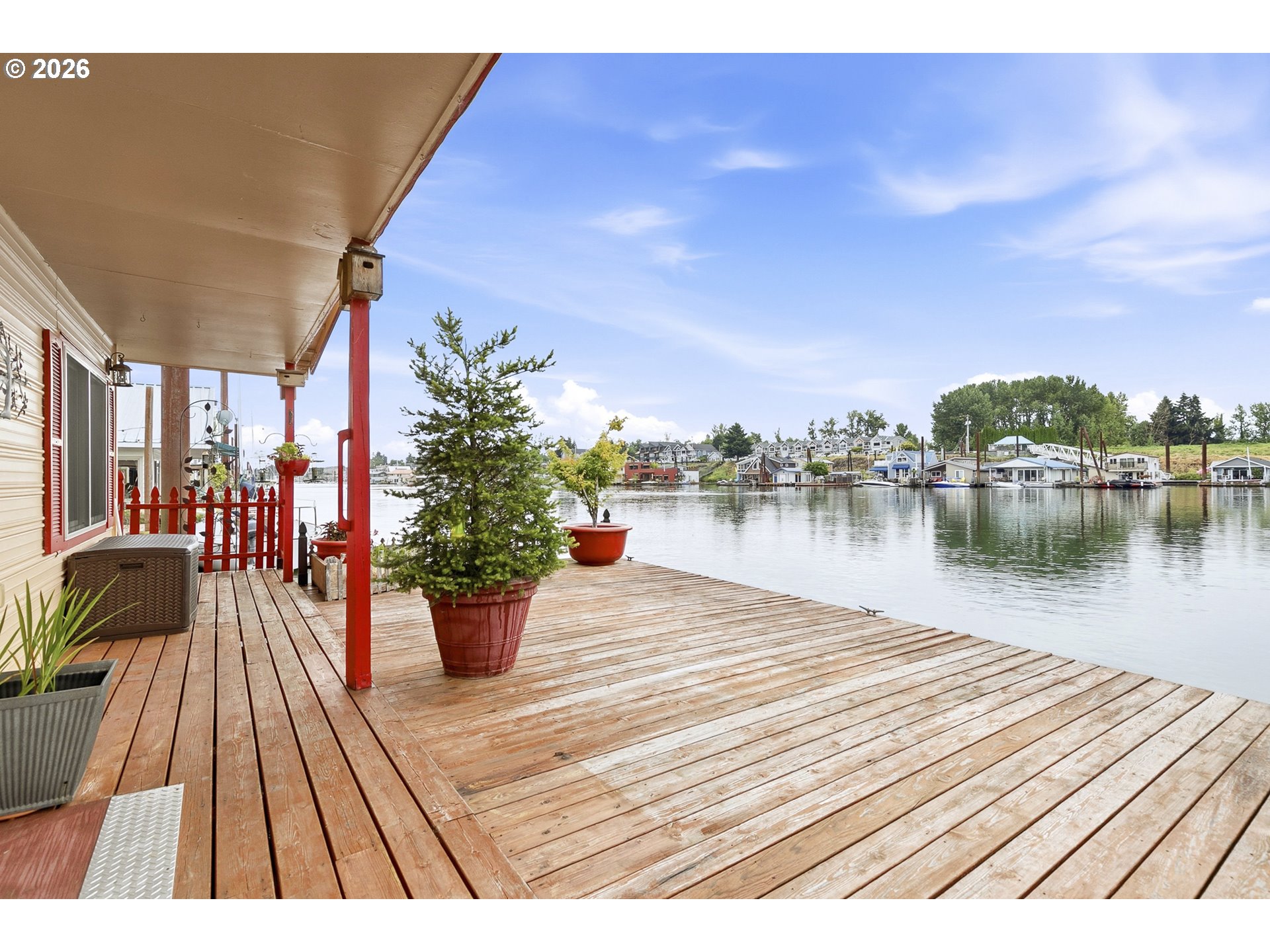 550 N Tomahawk Island Dr. — photo