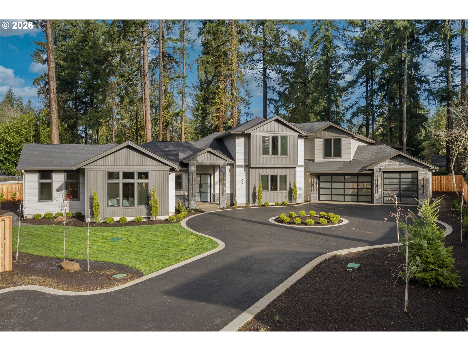 3537 Lake Grove Ave — photo