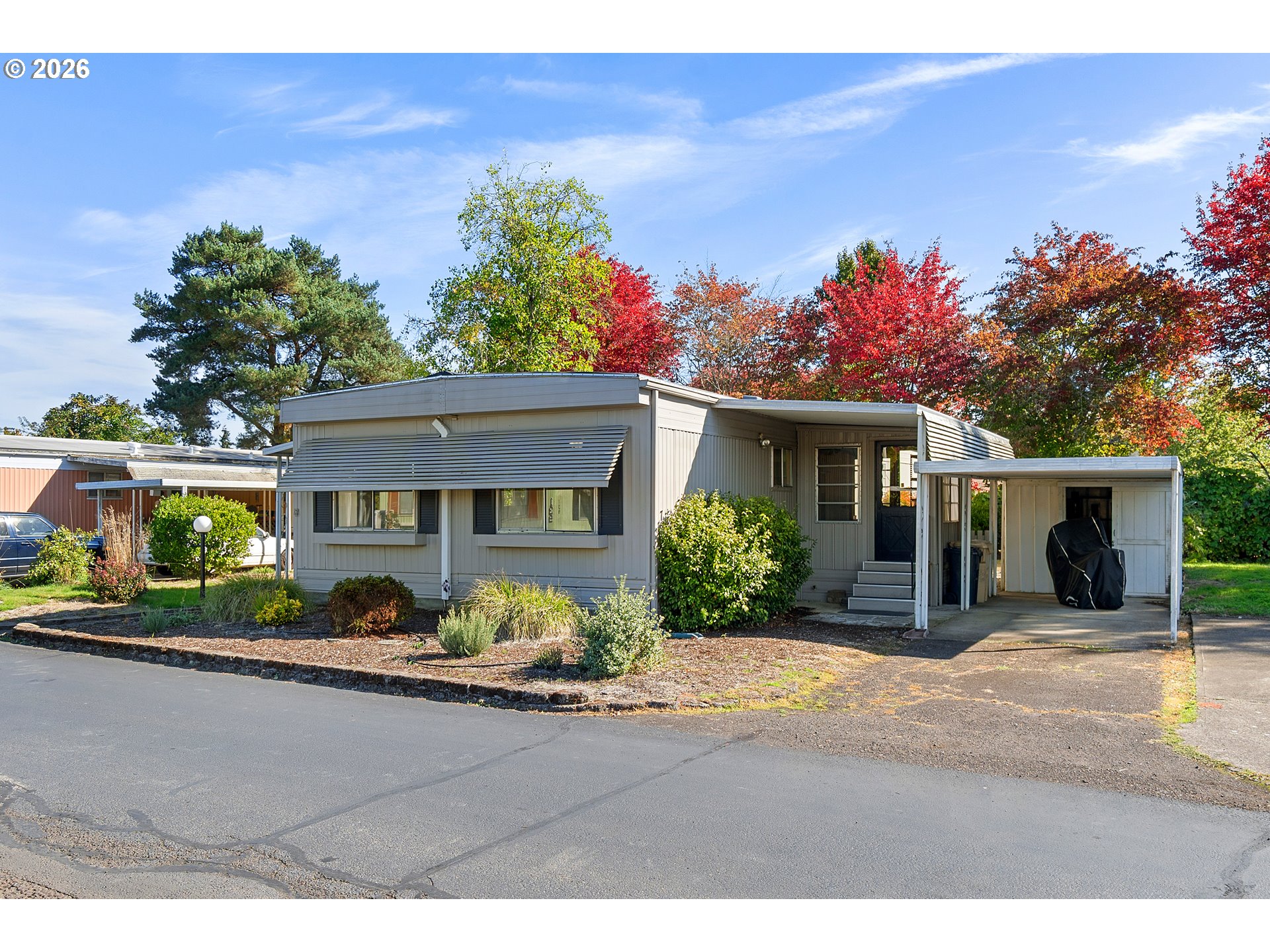 277 NE Conifer Blvd Unit 7 — photo