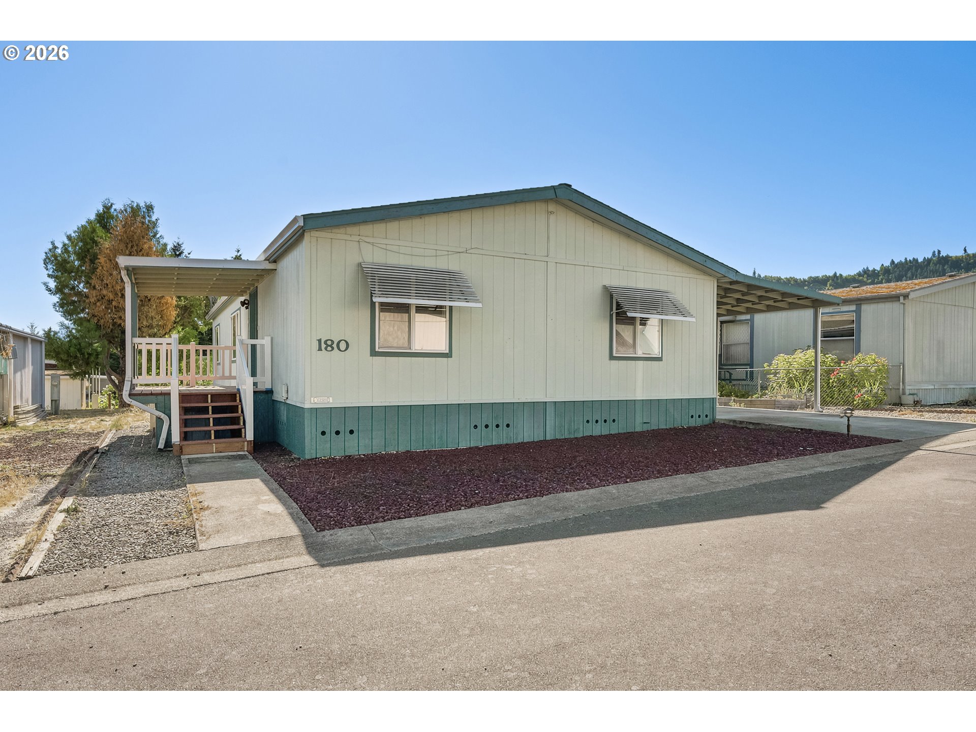 180 Twin Oaks Loop — photo