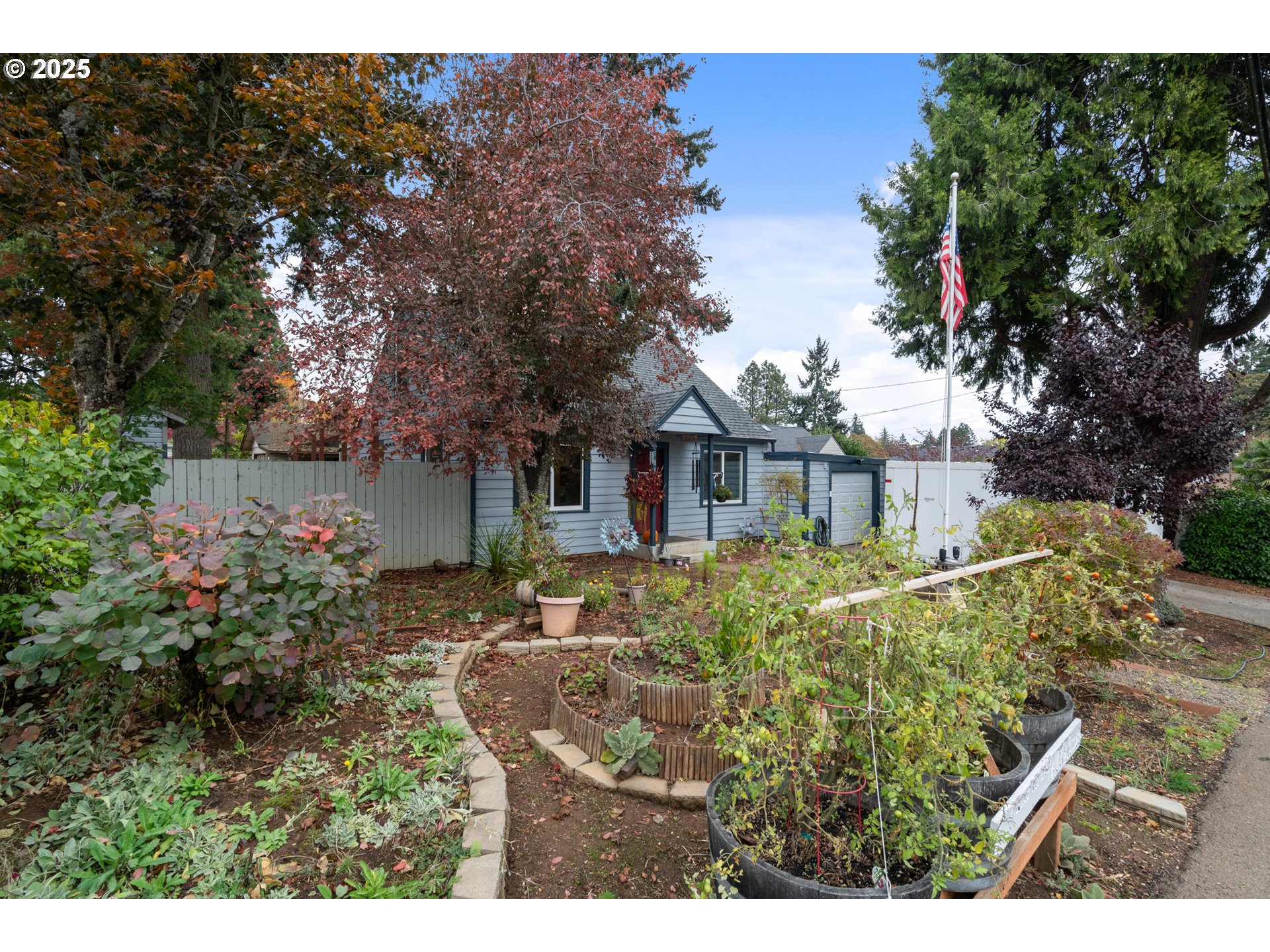 585 Madrona Ave S — photo