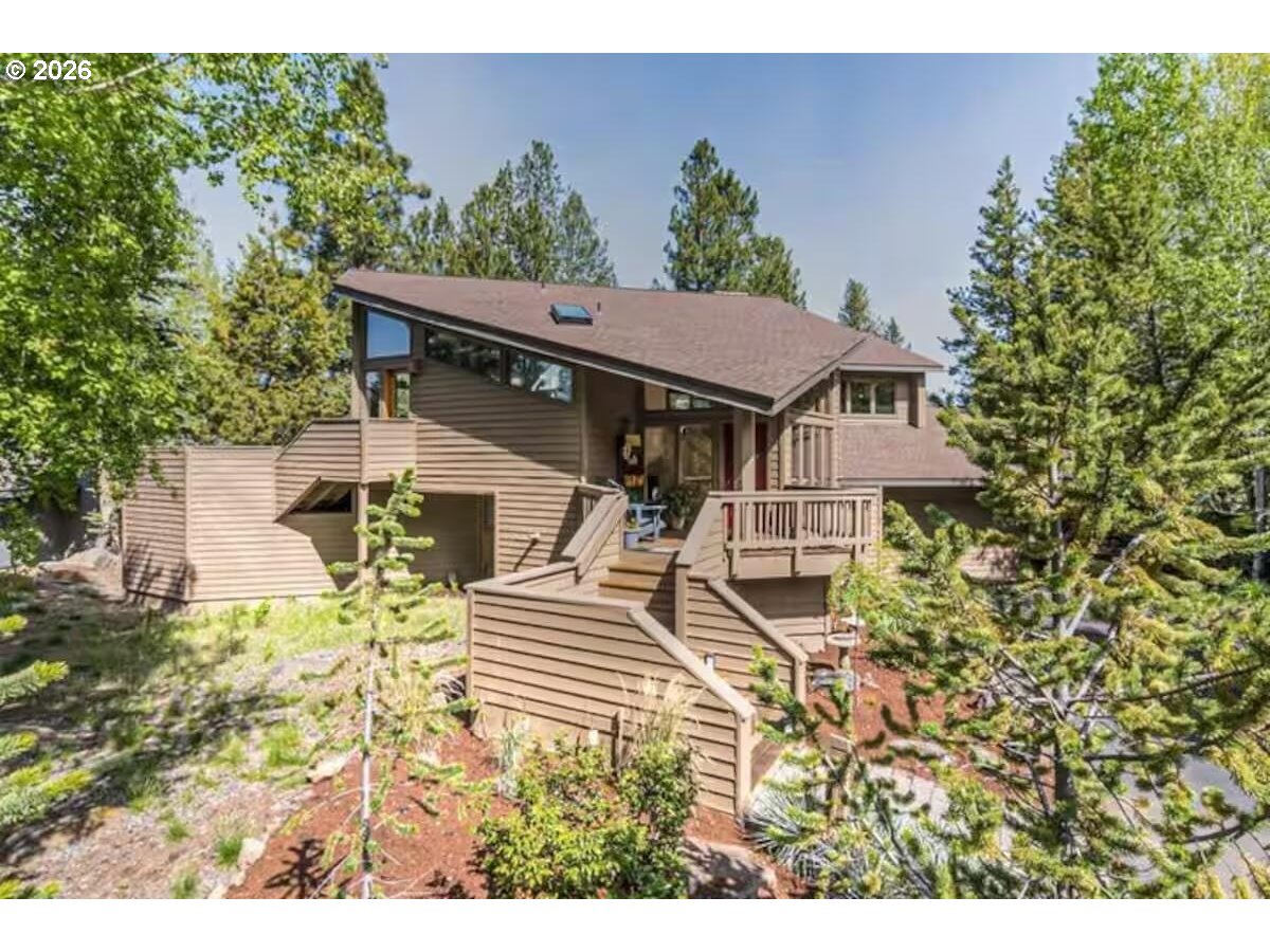 17926 Playoff Ln — photo