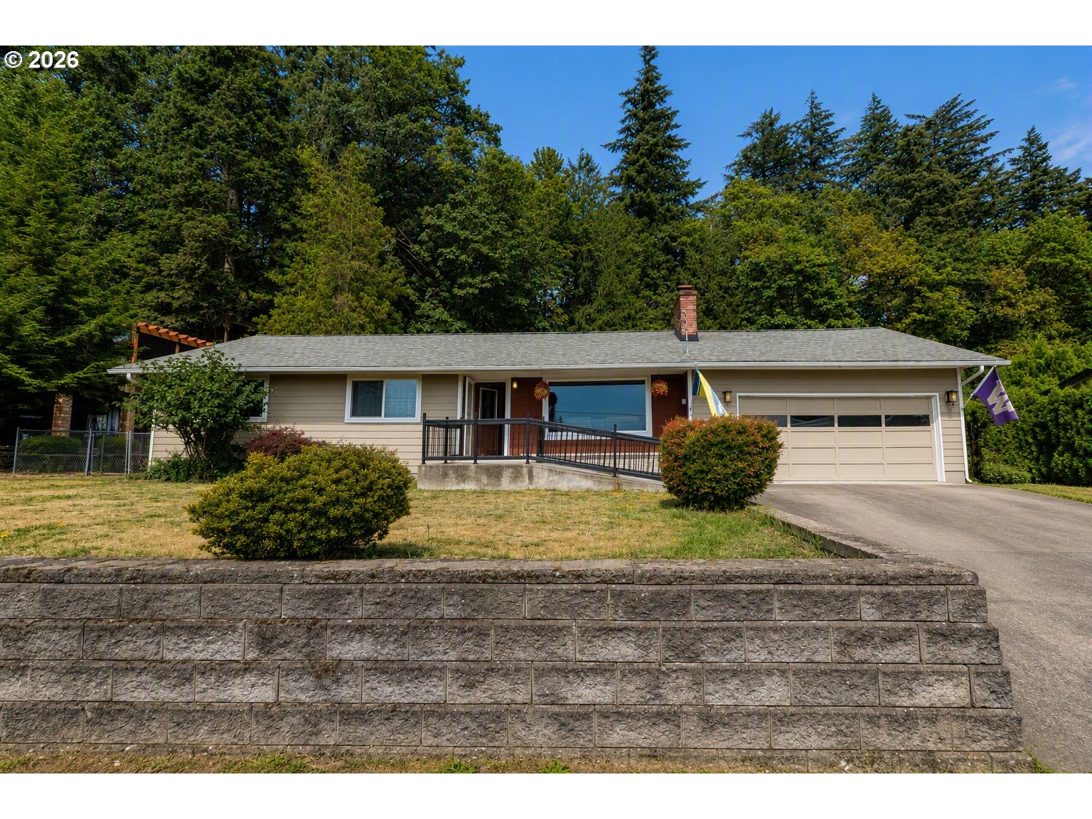 2302 Cedar Pl — photo