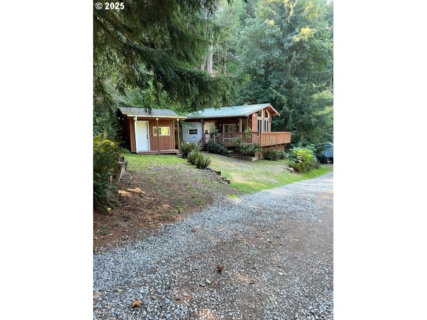 Home in Amboy, WA 98601 — photo 2