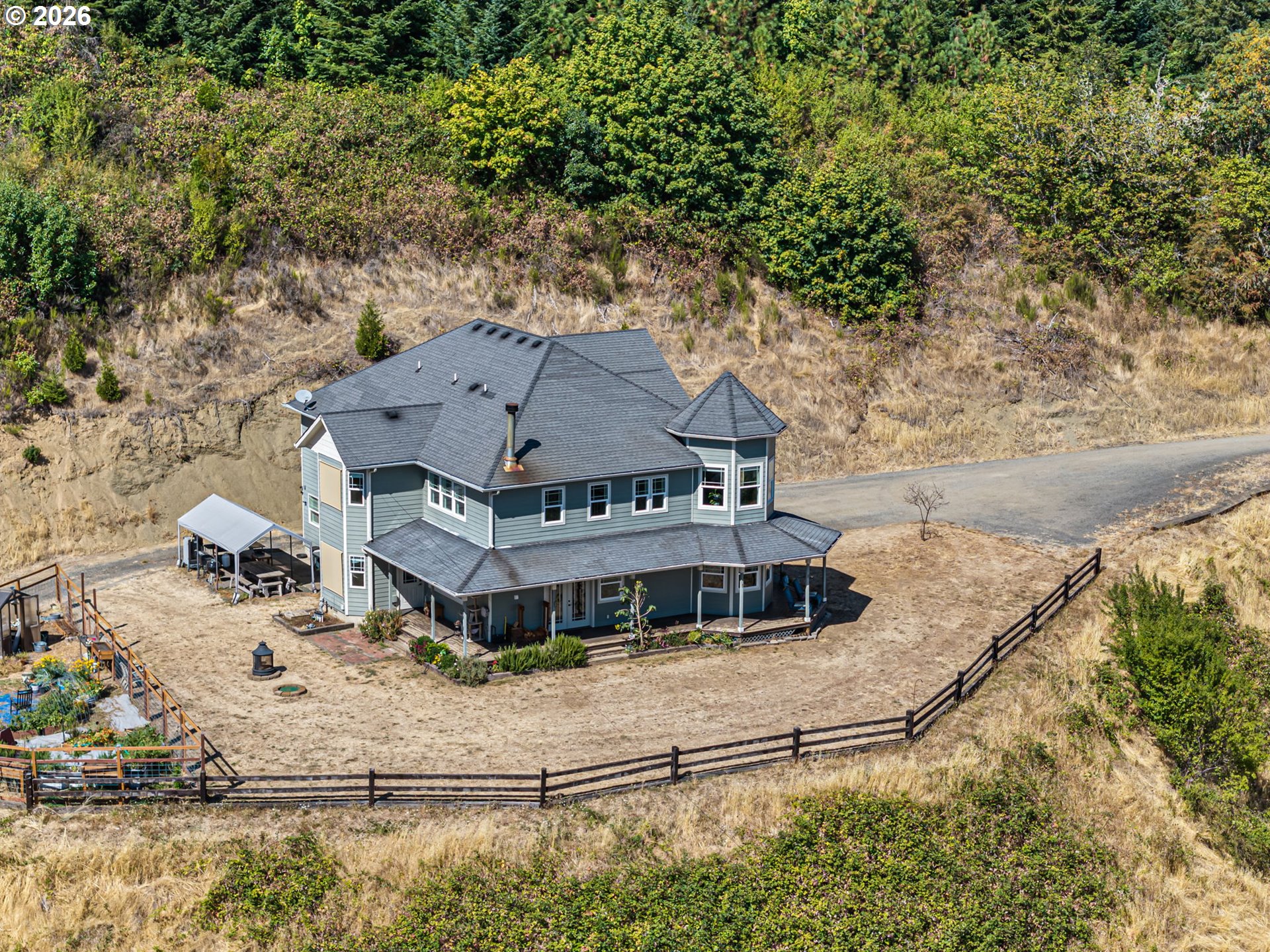 785 Mathis Hill Rd, Yoncalla, OR 97499 — photo 2