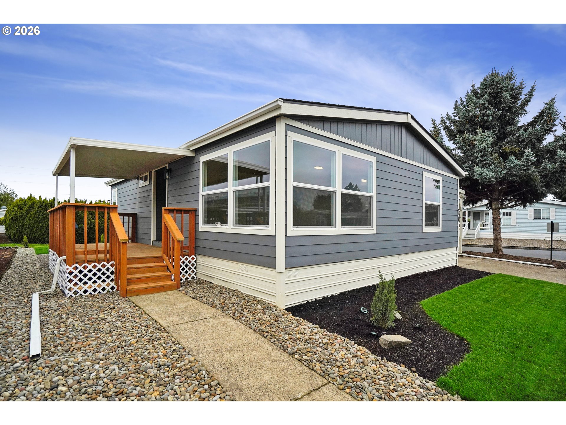 2768 Oakland Loop SE — photo