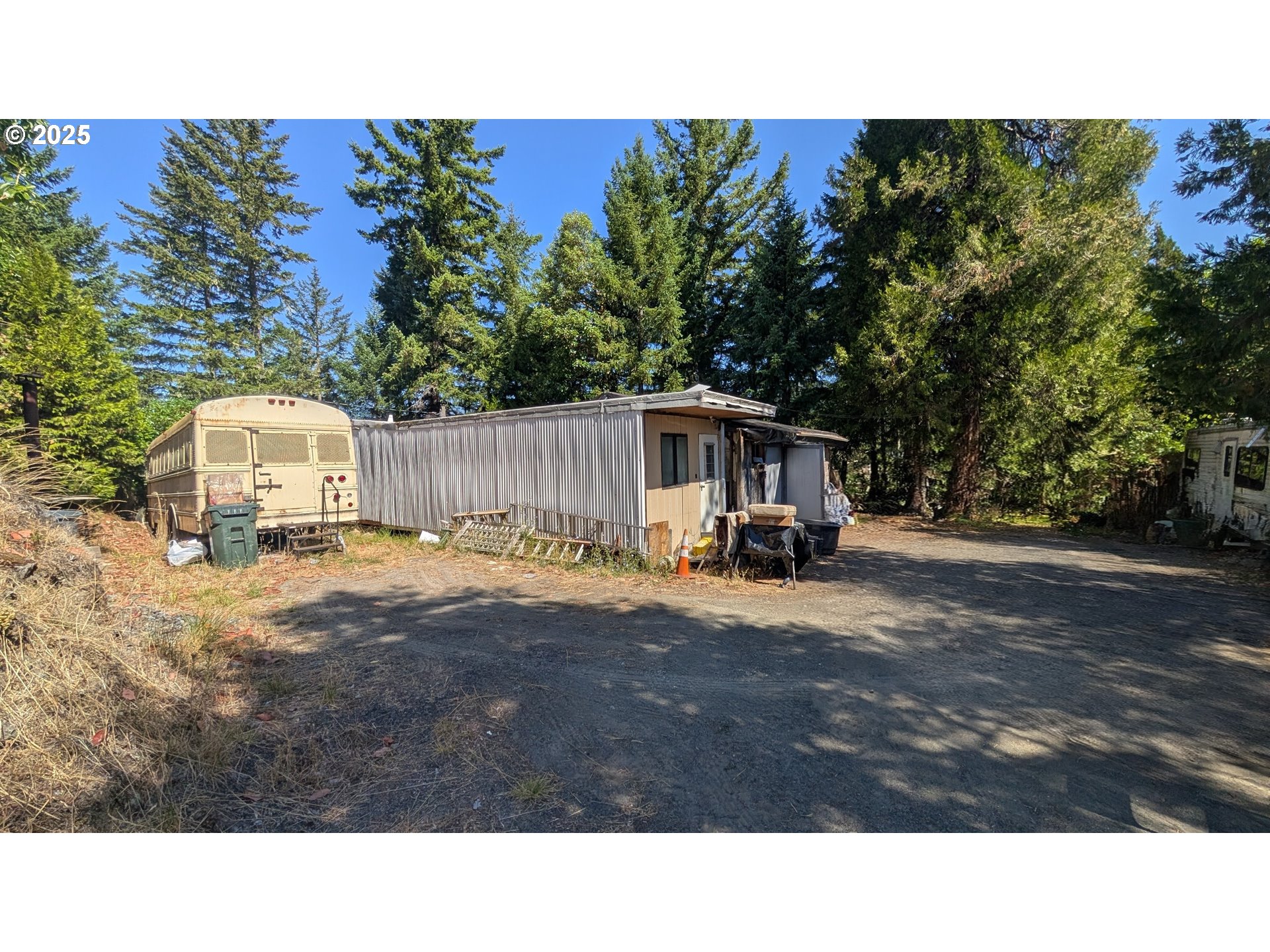 900 Old Cabin Dr — photo