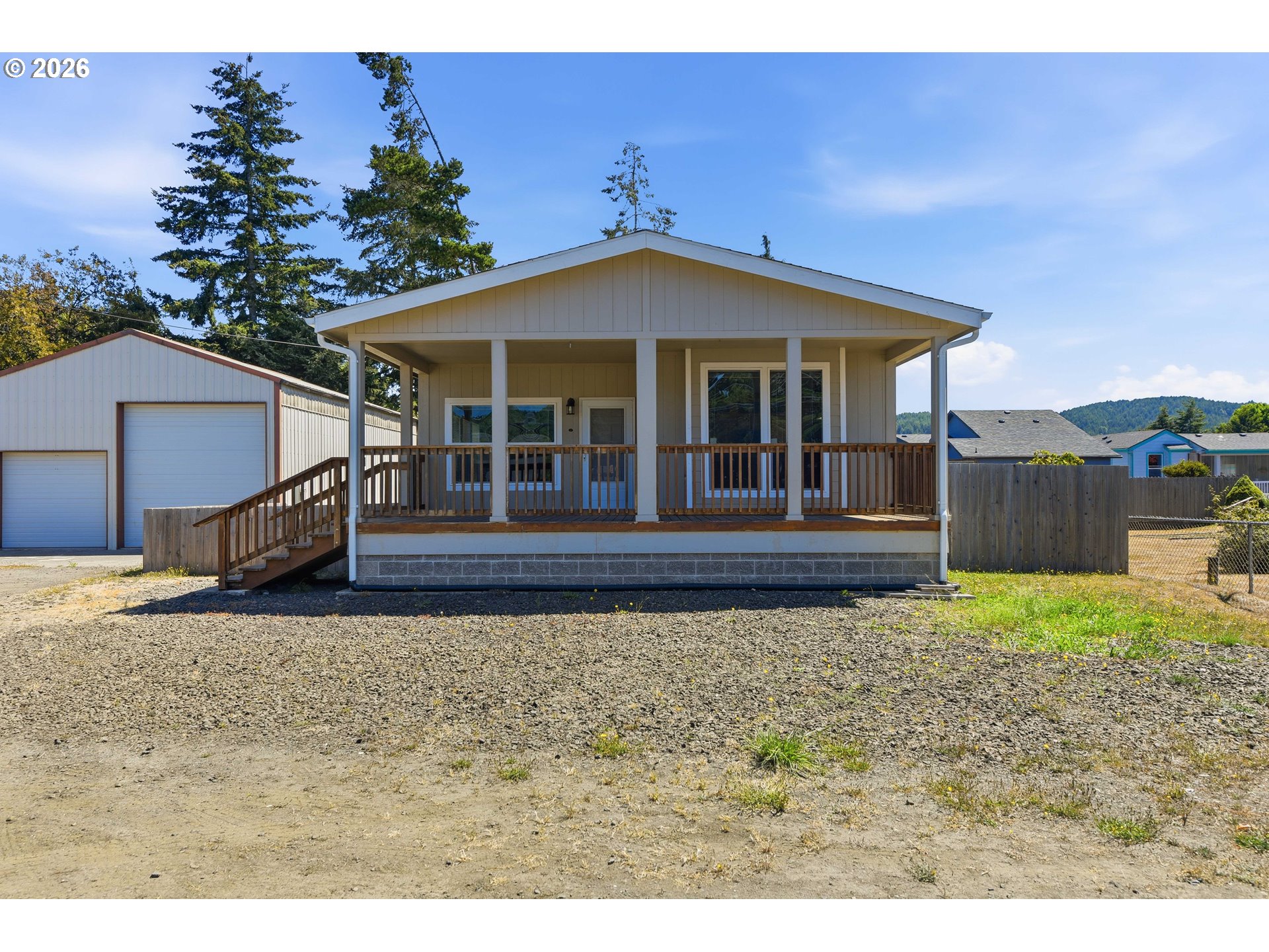1565 N Lake Rd, Lakeside, OR 97449