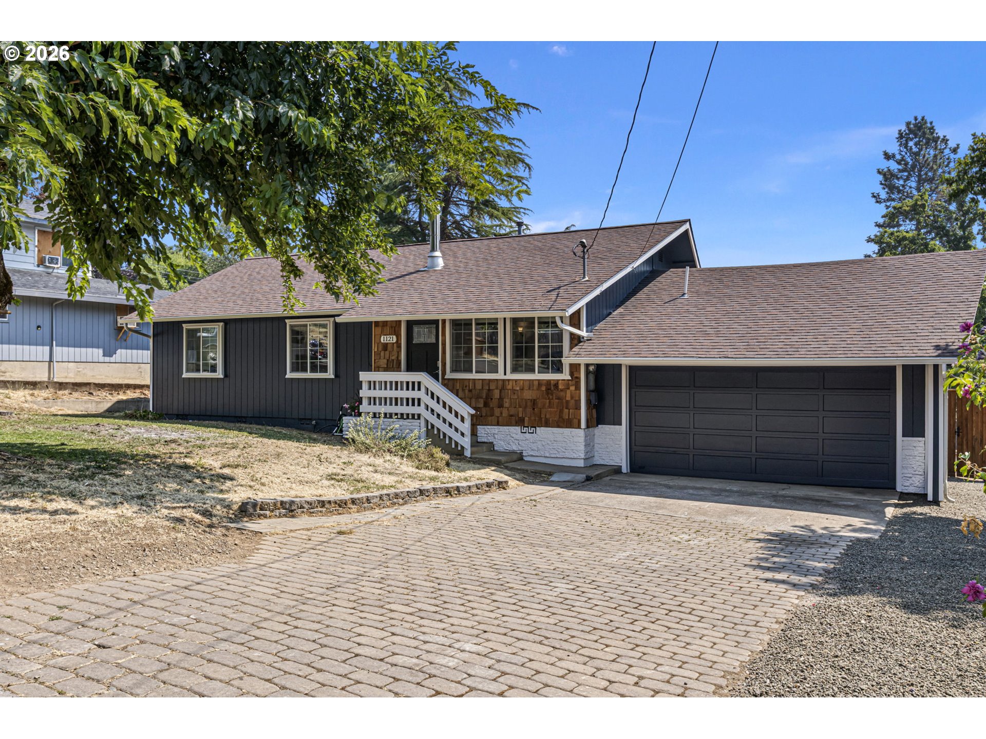 1121 NE Hawthorne Ave — photo